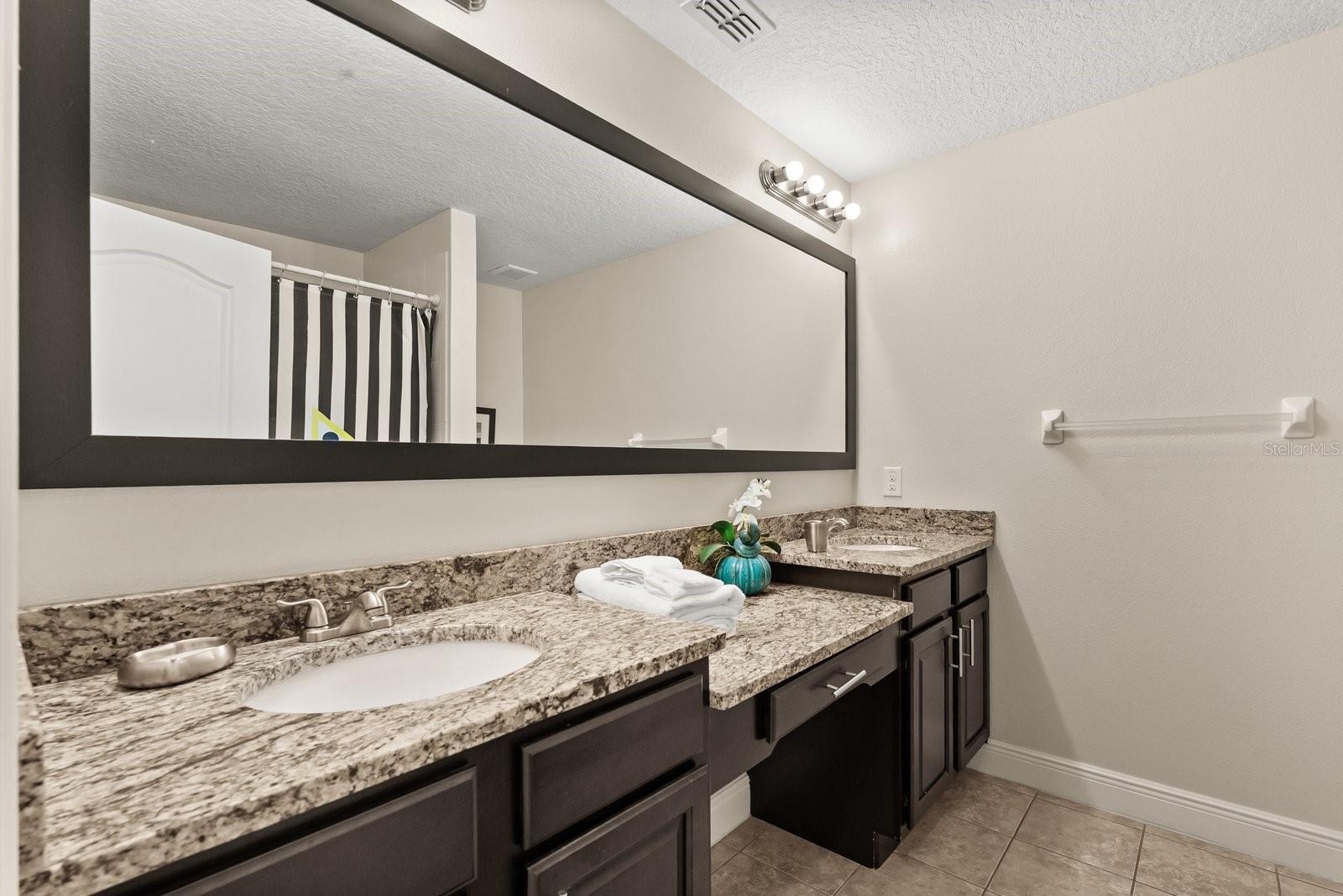 Image 13 of 30 For 8203 Roseville Boulevard