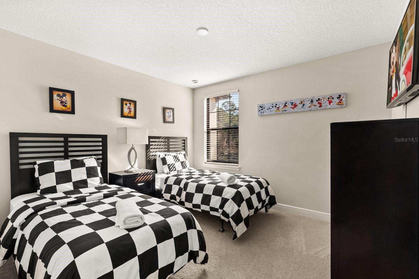 Image 15 of 29 For 8193 Roseville Boulevard