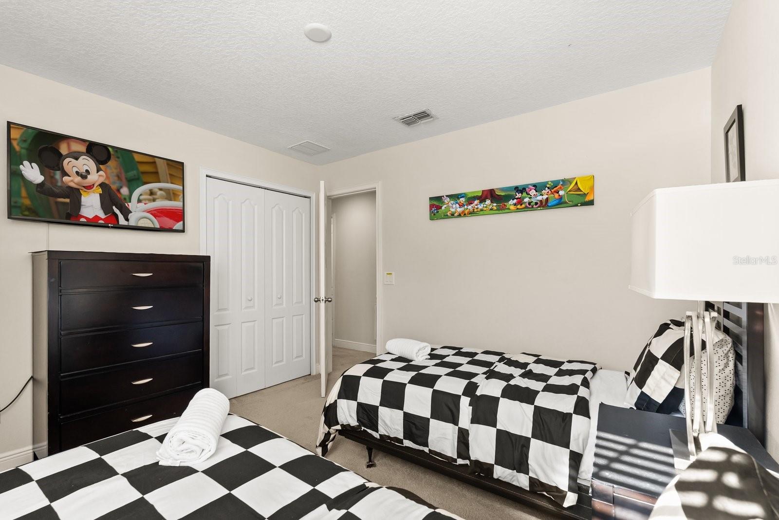 Image 16 of 29 For 8193 Roseville Boulevard