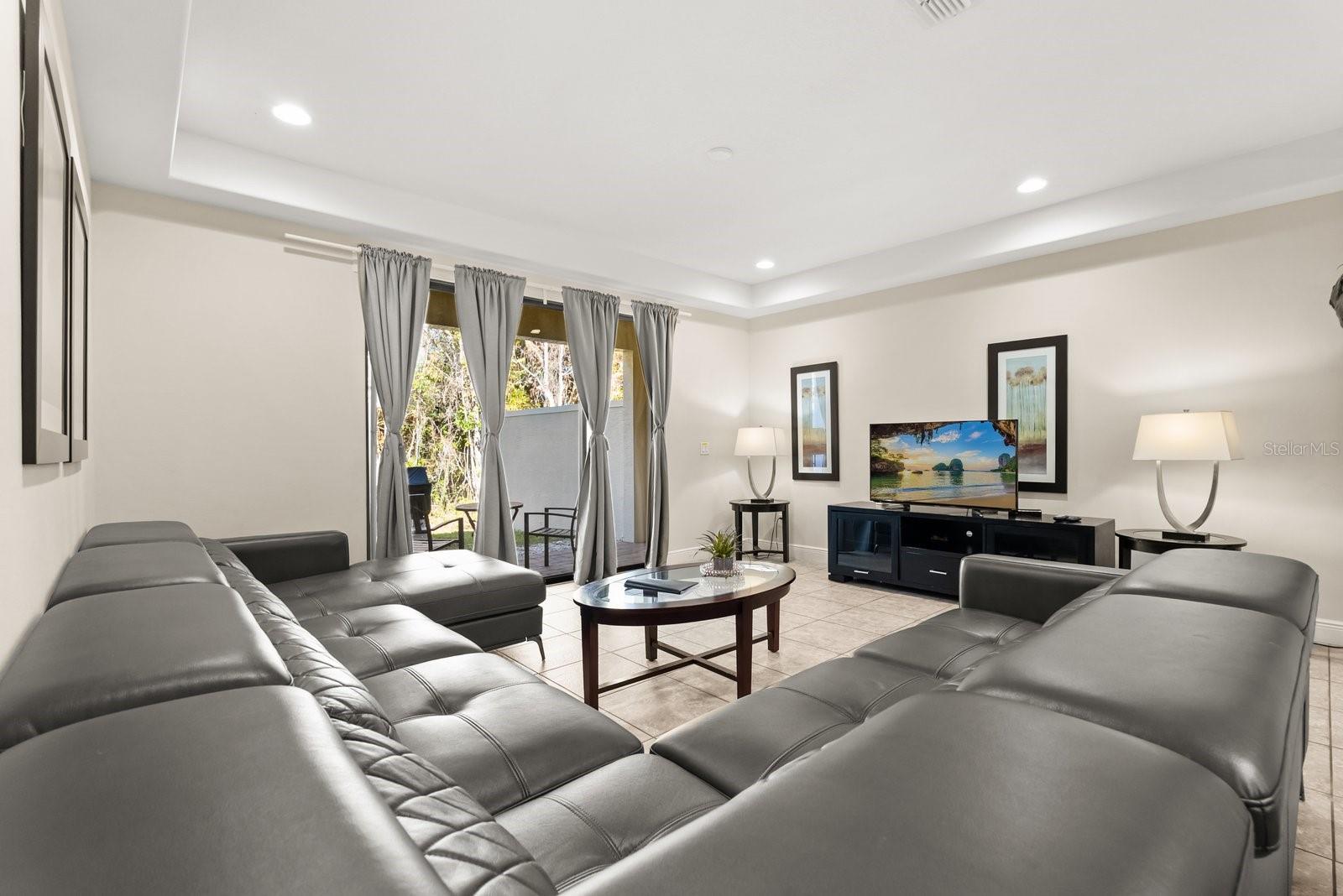 Image 4 of 29 For 8193 Roseville Boulevard