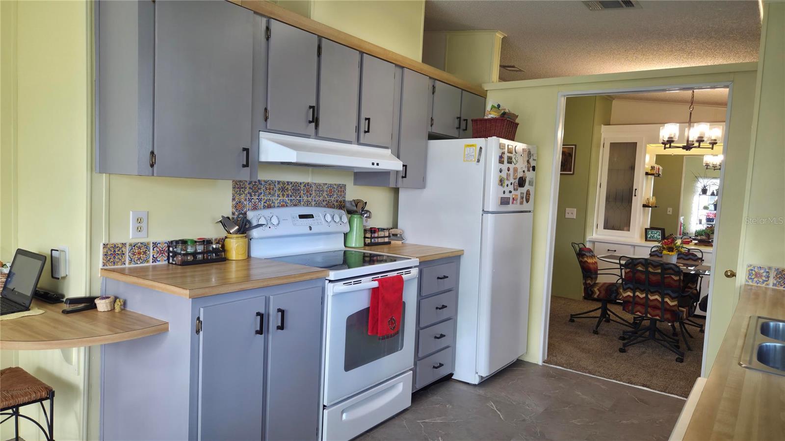 Image 11 of 35 For 25040 Betton Hill