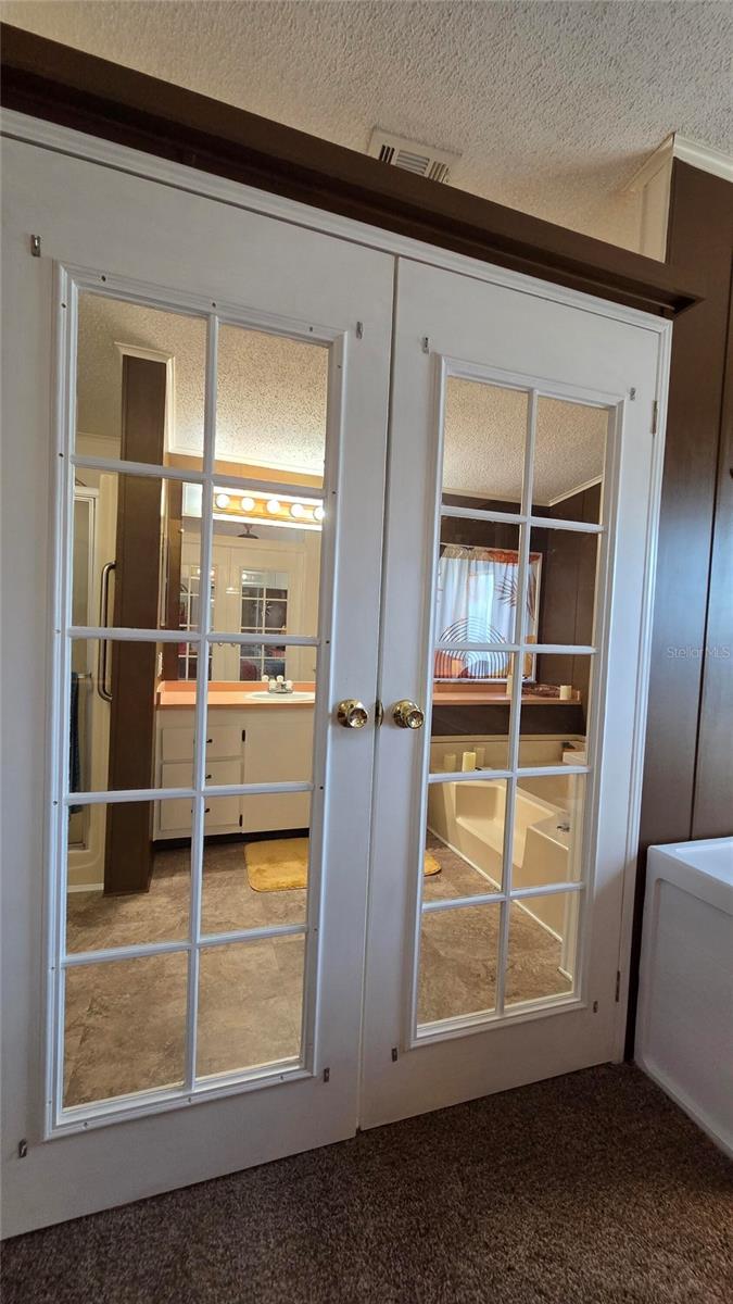 Image 22 of 35 For 25040 Betton Hill