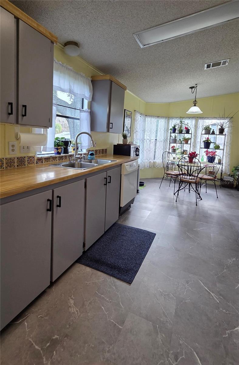 Image 9 of 35 For 25040 Betton Hill