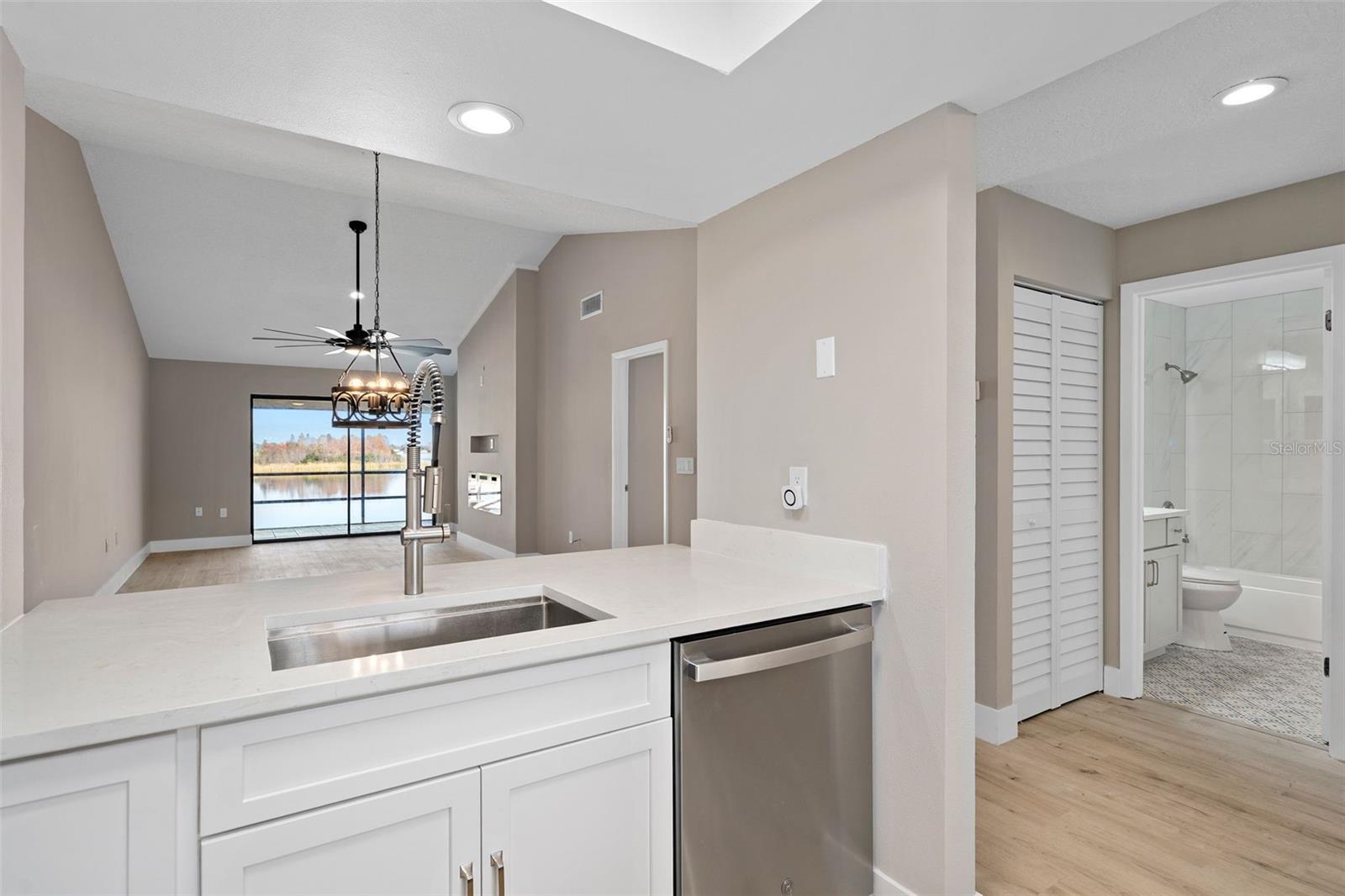 Image 11 of 39 For 4113 Fairview Vista Point #309