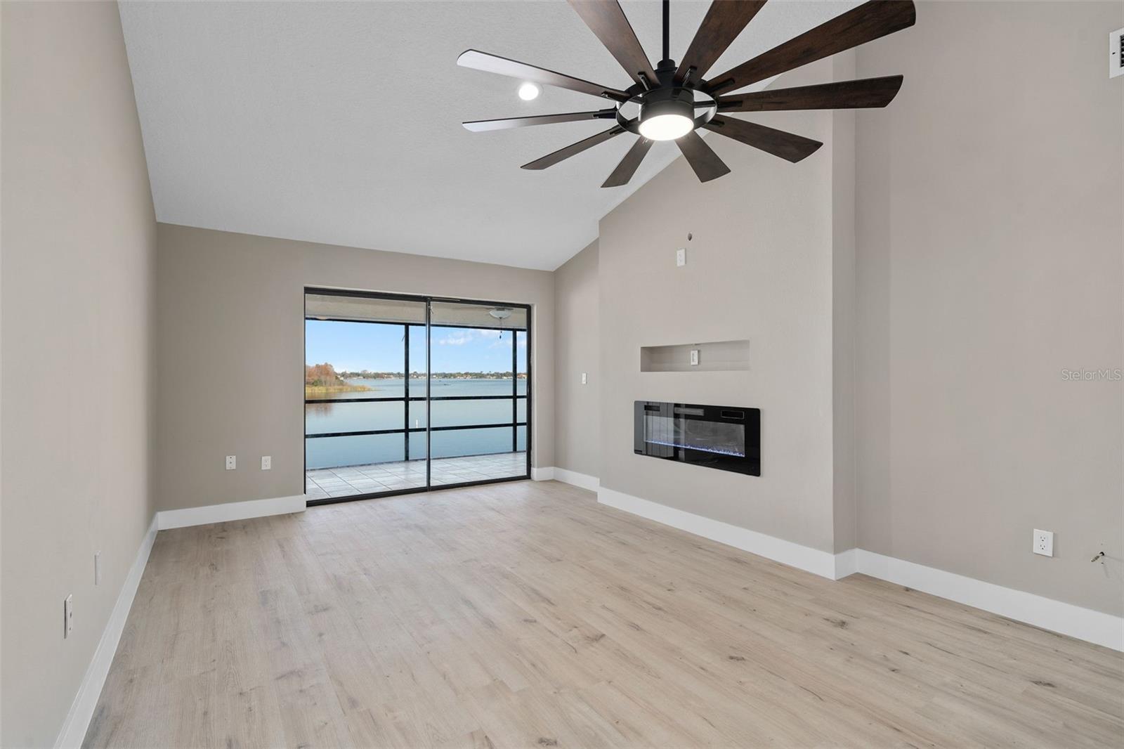 Image 14 of 39 For 4113 Fairview Vista Point #309