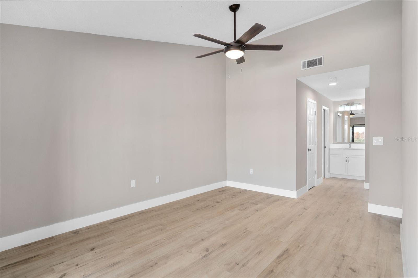 Image 19 of 39 For 4113 Fairview Vista Point #309