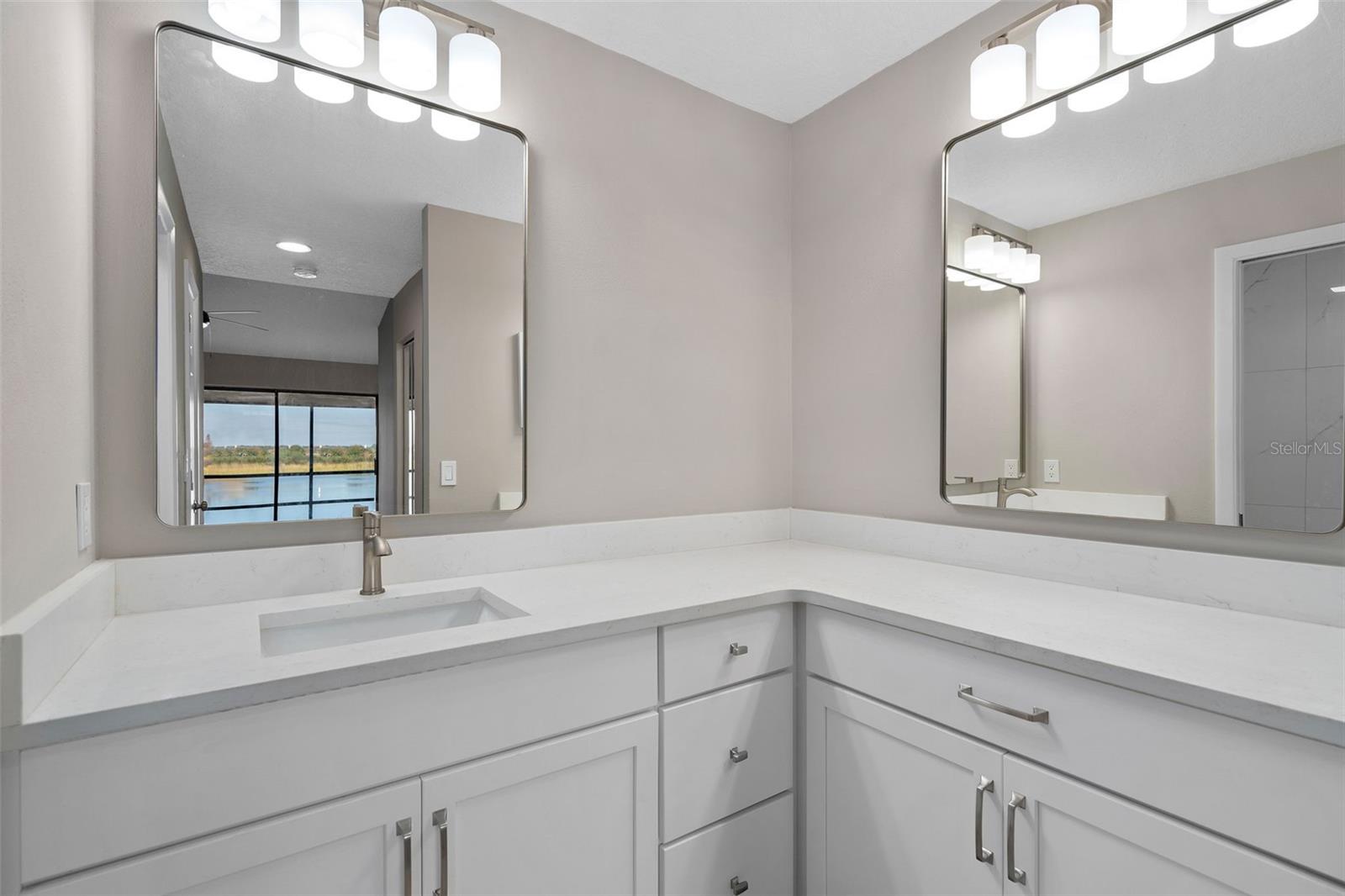 Image 20 of 39 For 4113 Fairview Vista Point #309