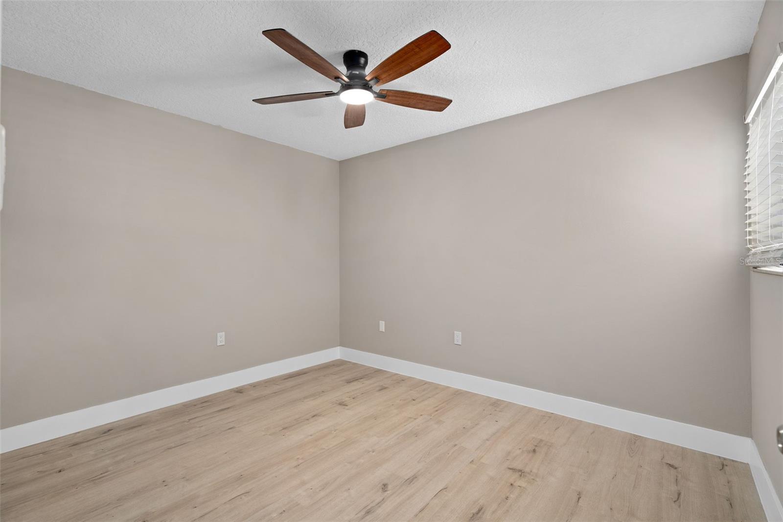 Image 26 of 39 For 4113 Fairview Vista Point #309