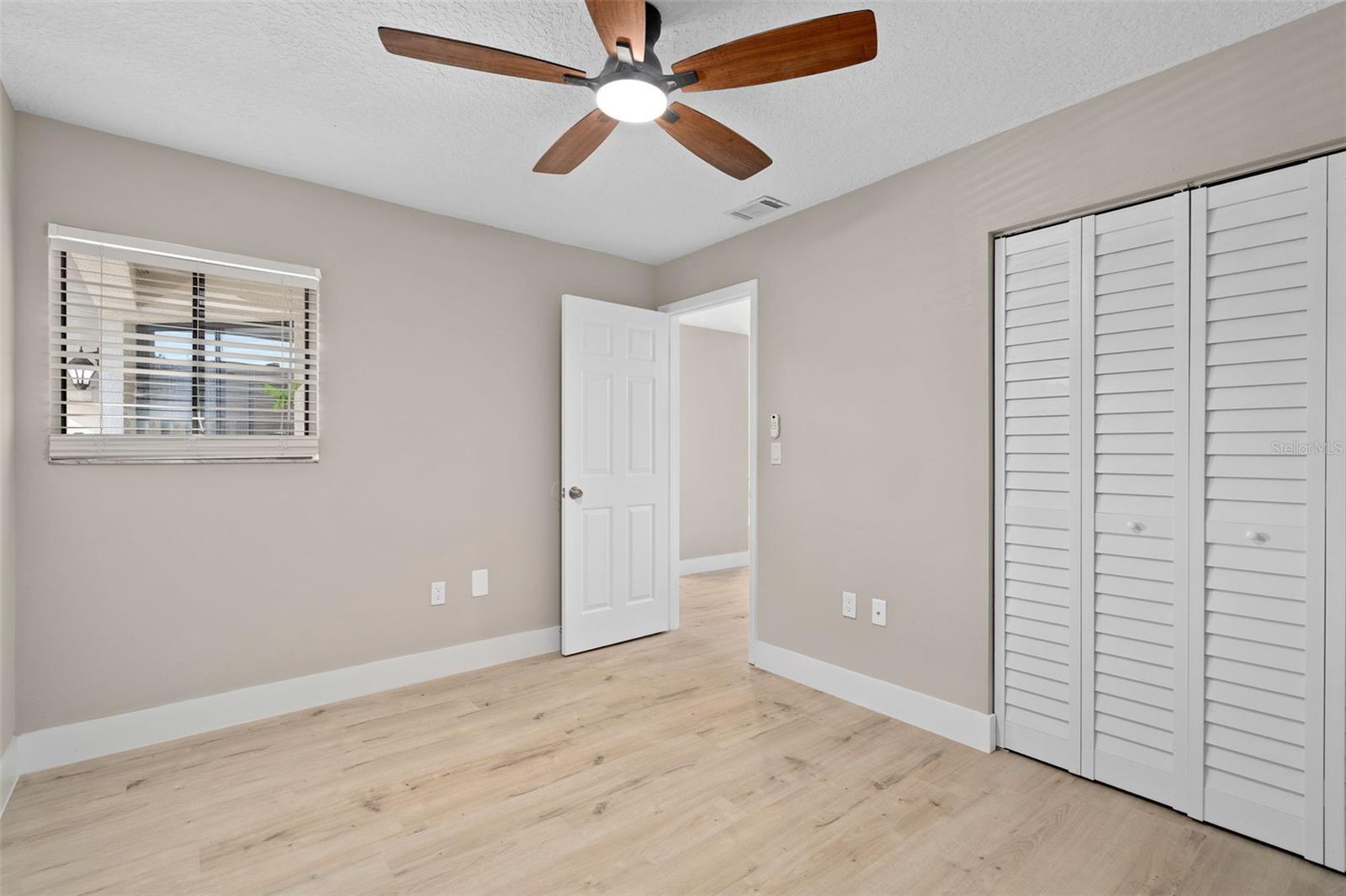 Image 27 of 39 For 4113 Fairview Vista Point #309