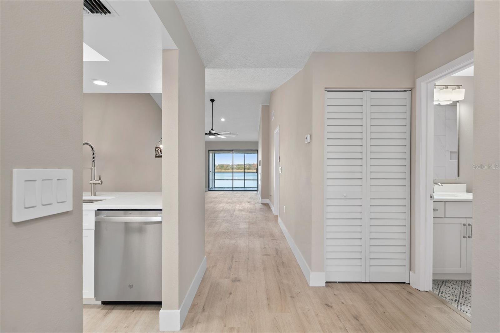 Image 7 of 39 For 4113 Fairview Vista Point #309