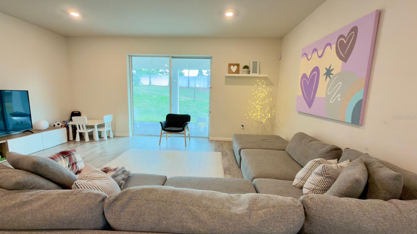 Image 18 of 86 For 4620 Gliding Wave St