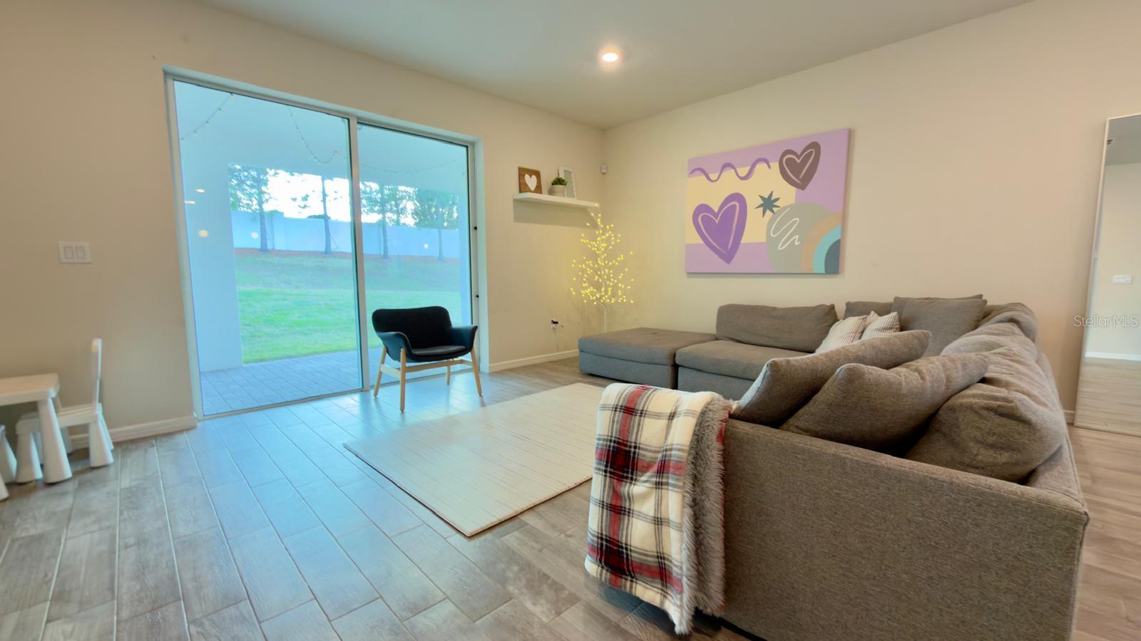 Image 19 of 86 For 4620 Gliding Wave St