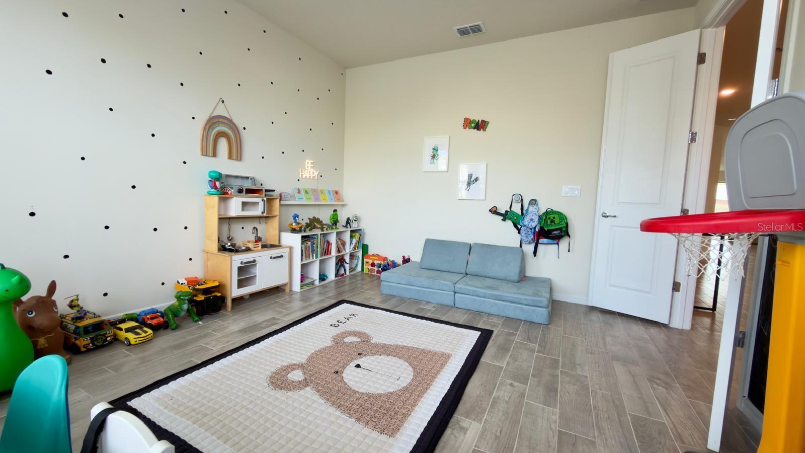 Image 22 of 86 For 4620 Gliding Wave St