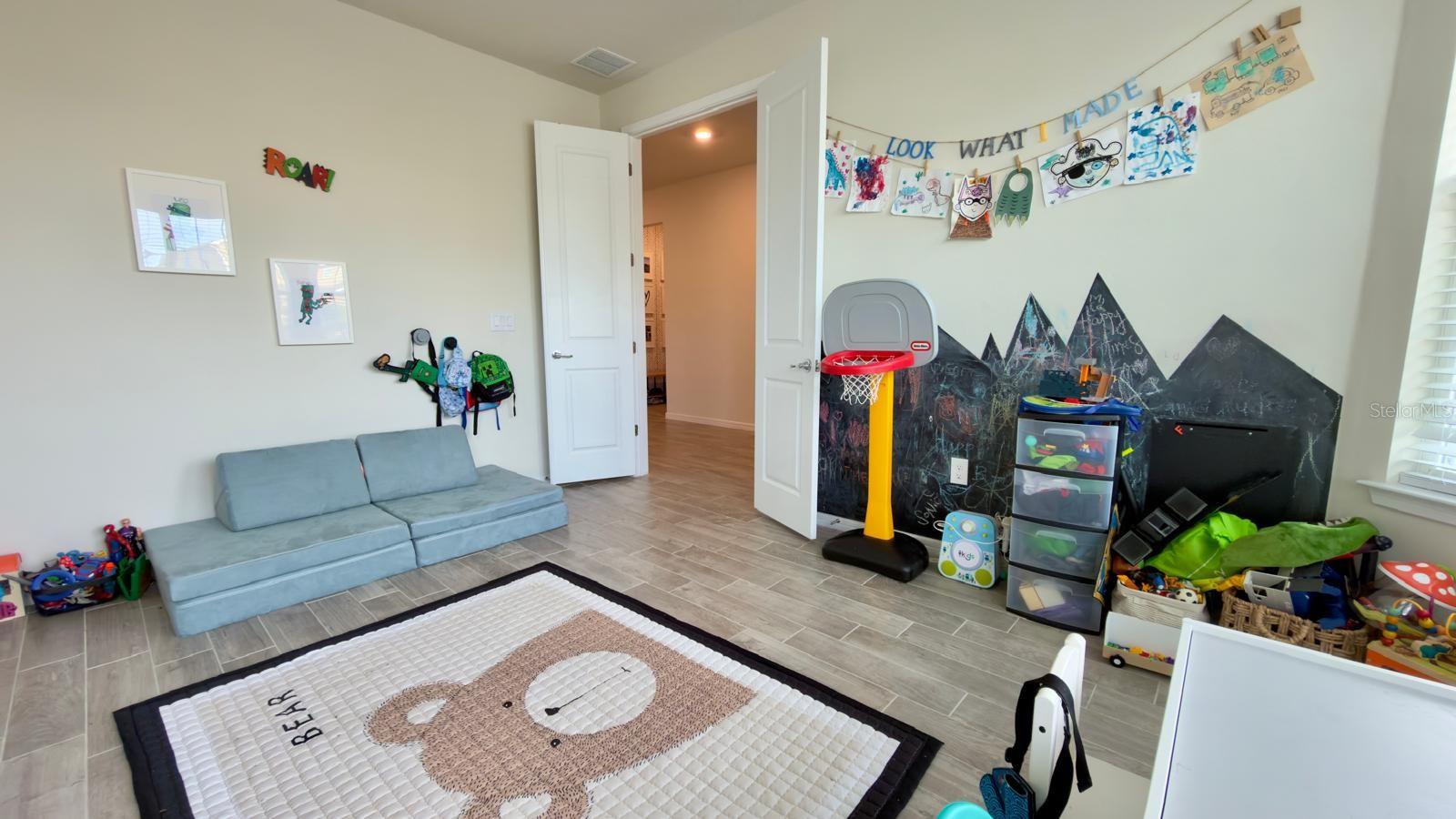 Image 24 of 86 For 4620 Gliding Wave St