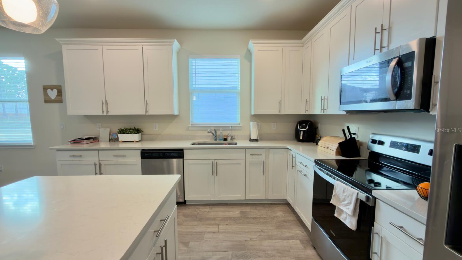 Image 3 of 86 For 4620 Gliding Wave St