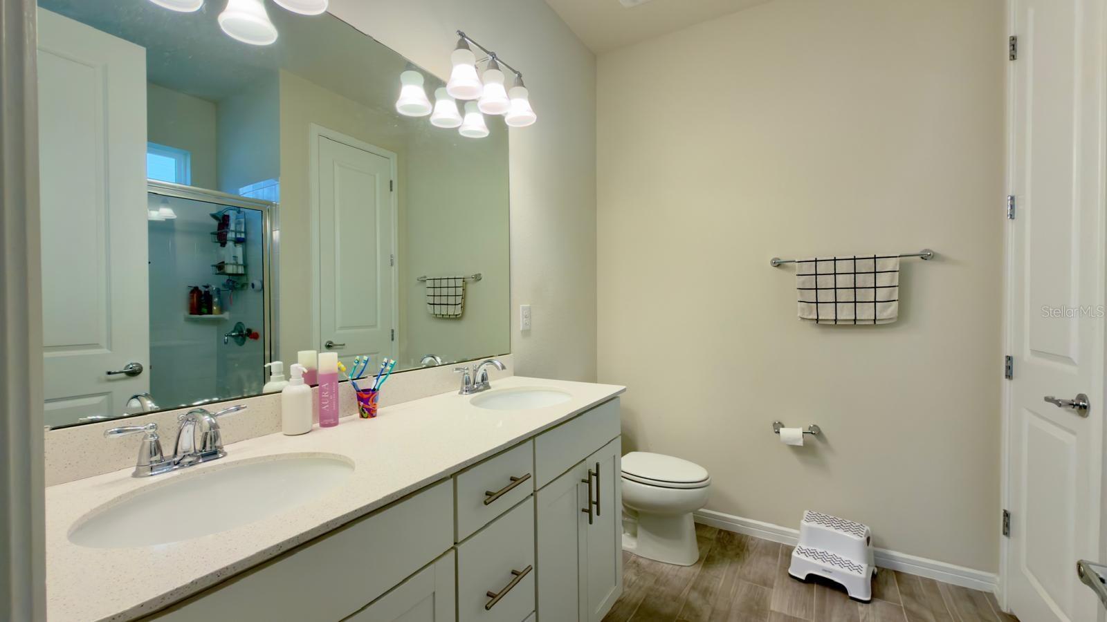 Image 36 of 86 For 4620 Gliding Wave St