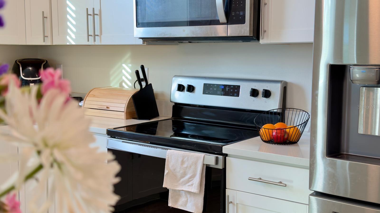 Image 5 of 86 For 4620 Gliding Wave St