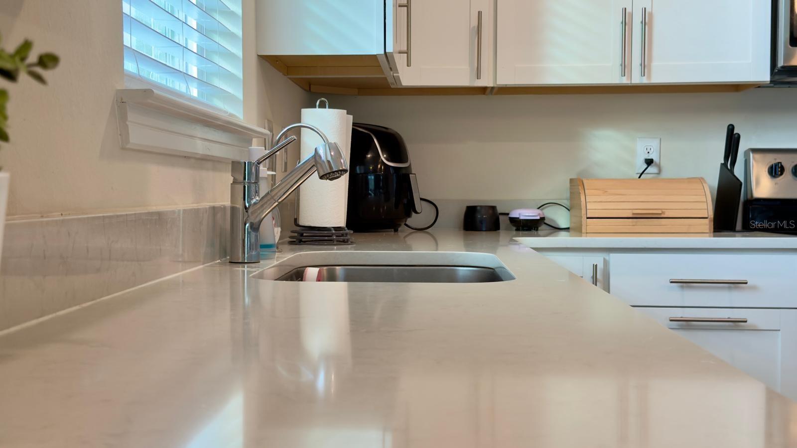 Image 7 of 86 For 4620 Gliding Wave St