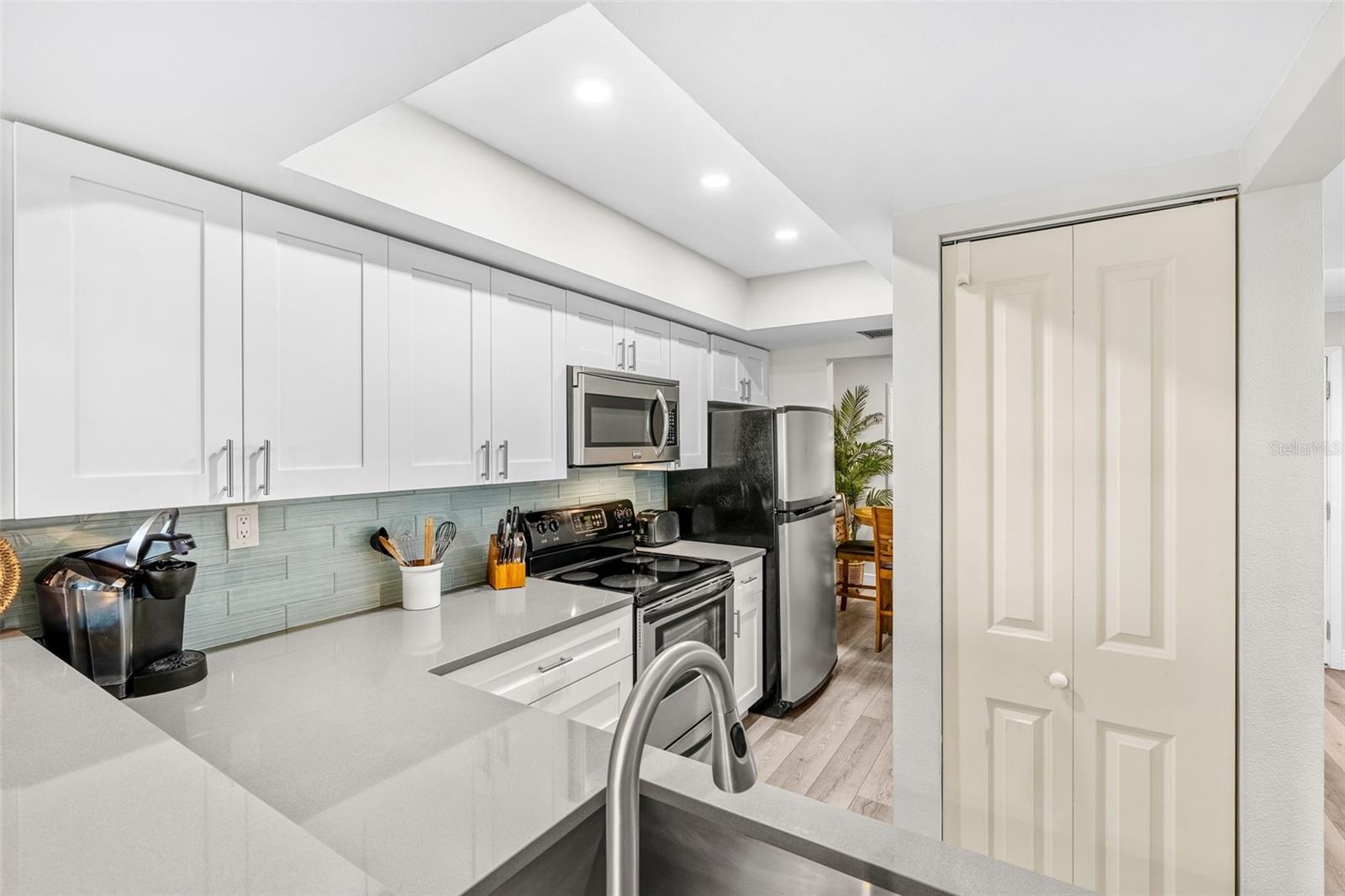 Image 11 of 66 For 7532 Bayshore Drive 203