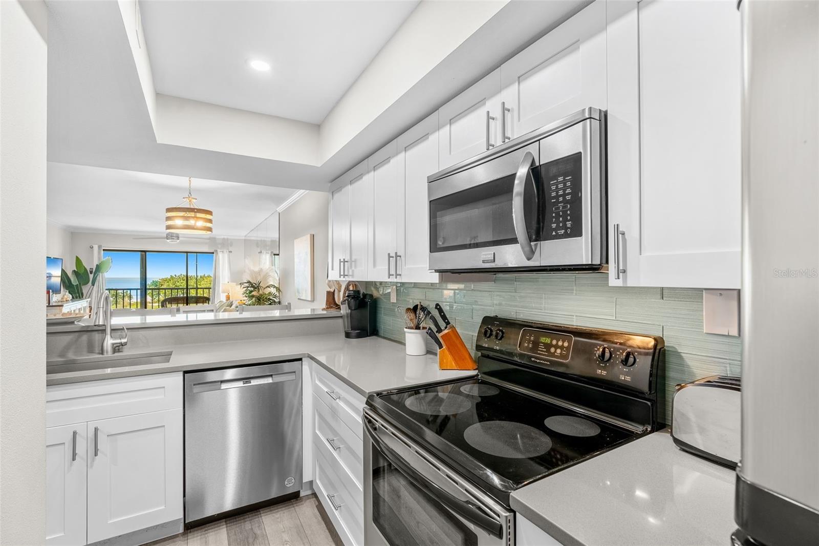 Image 8 of 66 For 7532 Bayshore Drive 203