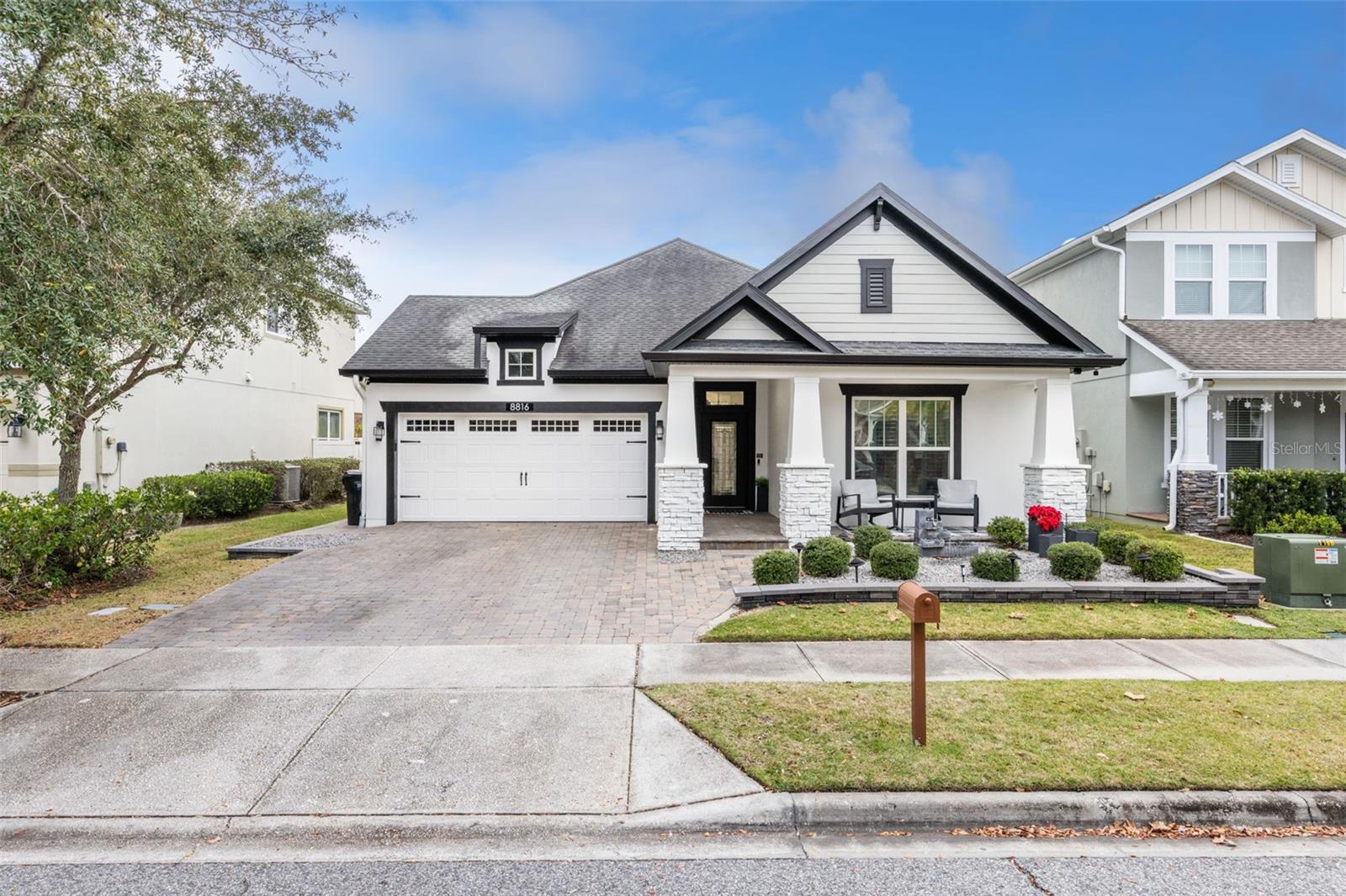 Listing photo id 9 for 8816 Andreas Avenue