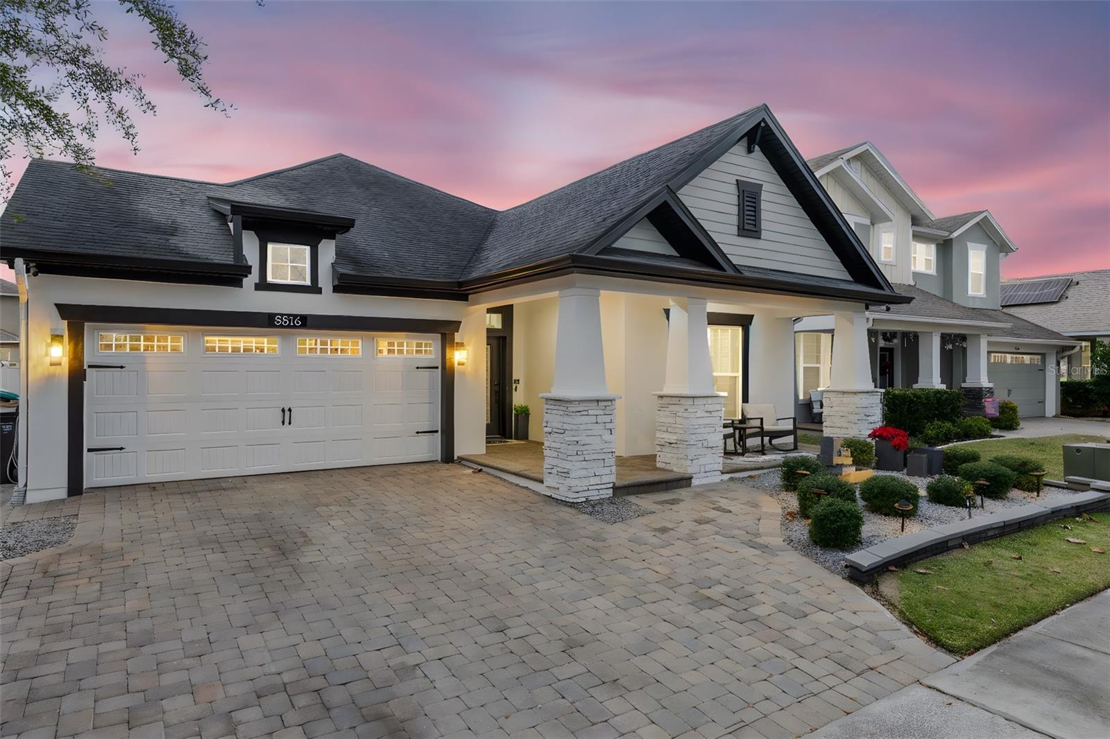 Listing photo id 12 for 8816 Andreas Avenue