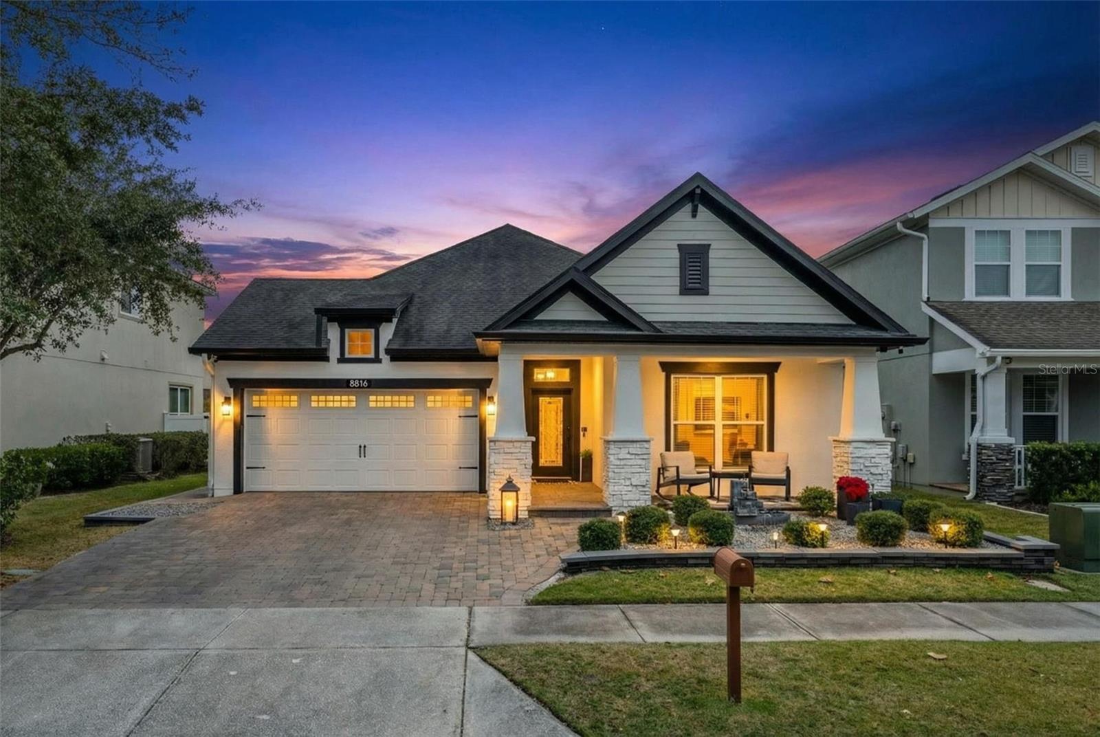 Listing photo id 13 for 8816 Andreas Avenue