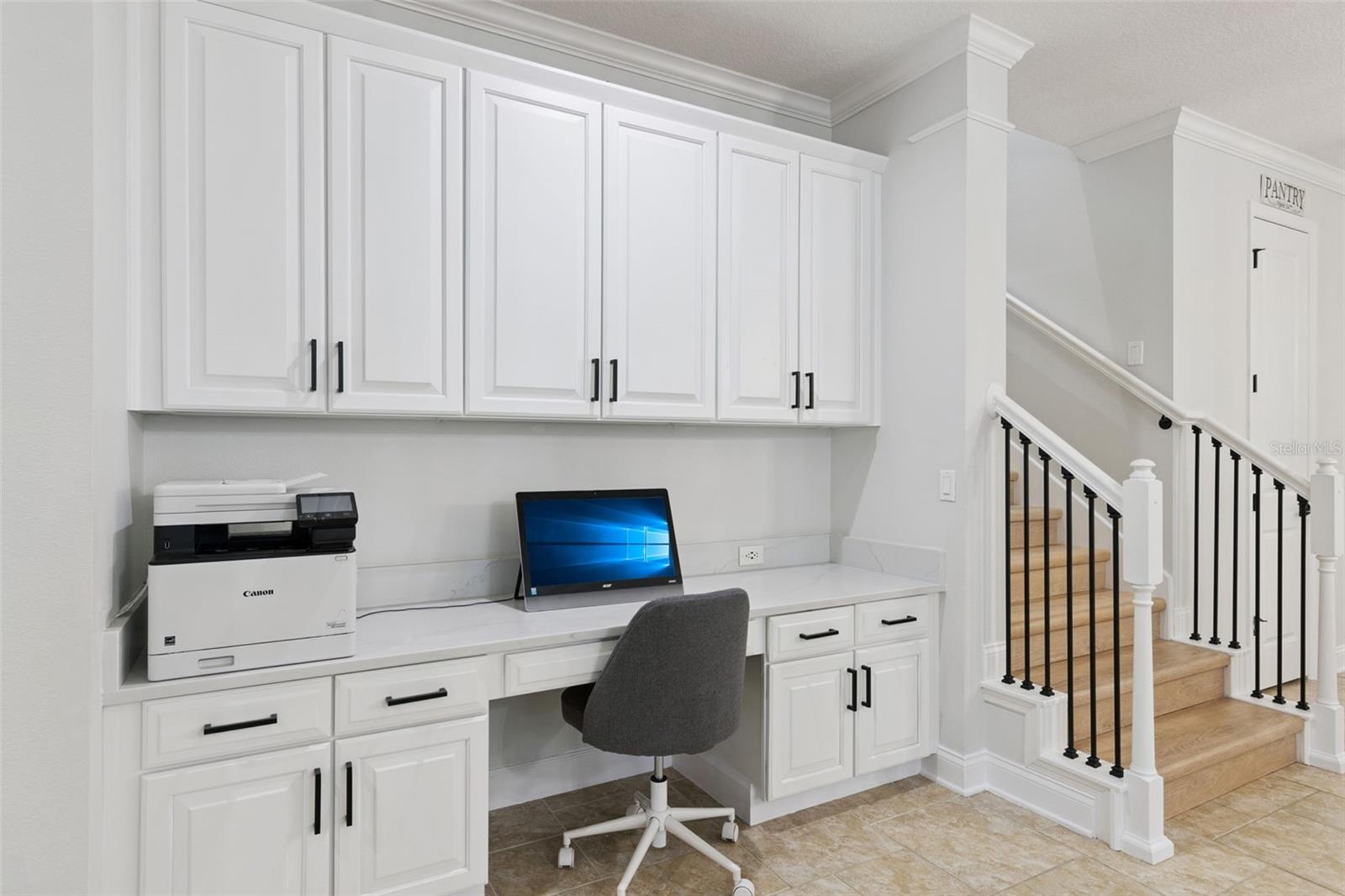 Listing photo id 19 for 8816 Andreas Avenue