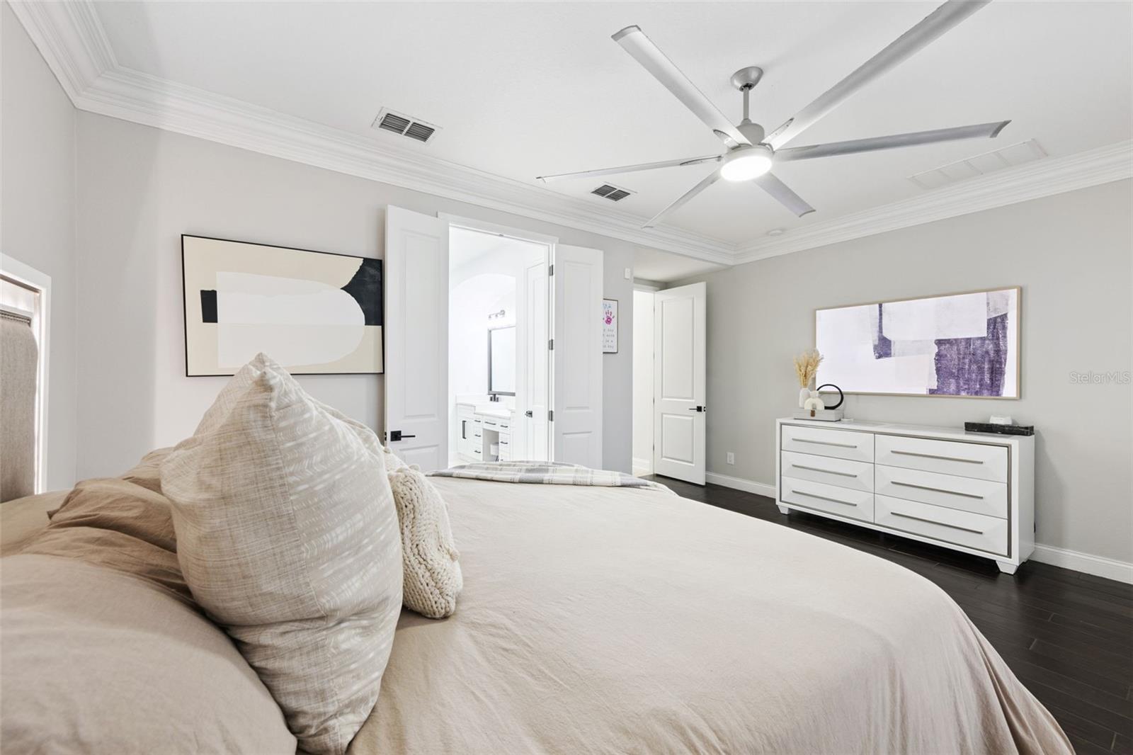 Listing photo id 22 for 8816 Andreas Avenue