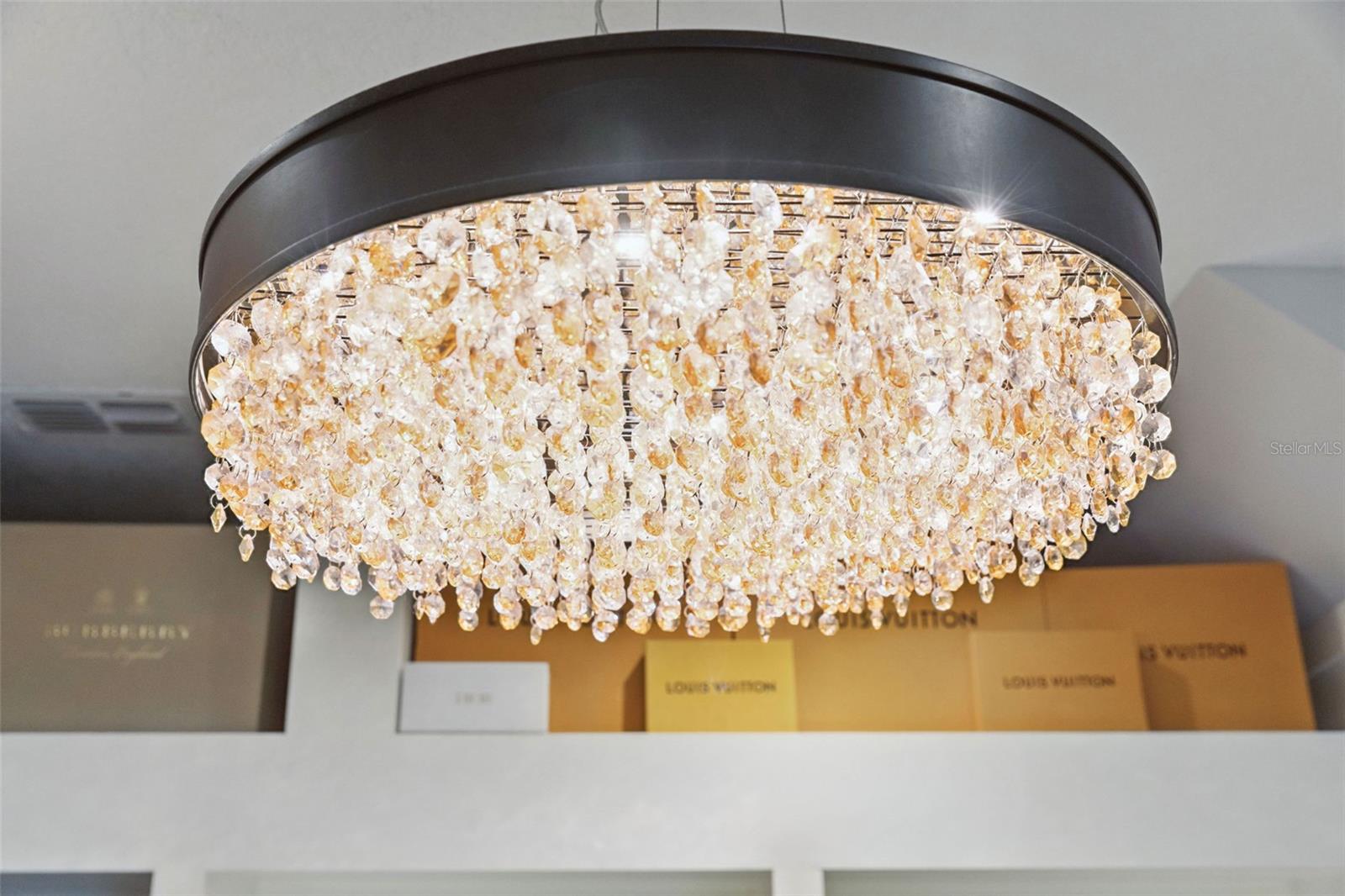 Listing photo id 26 for 8816 Andreas Avenue