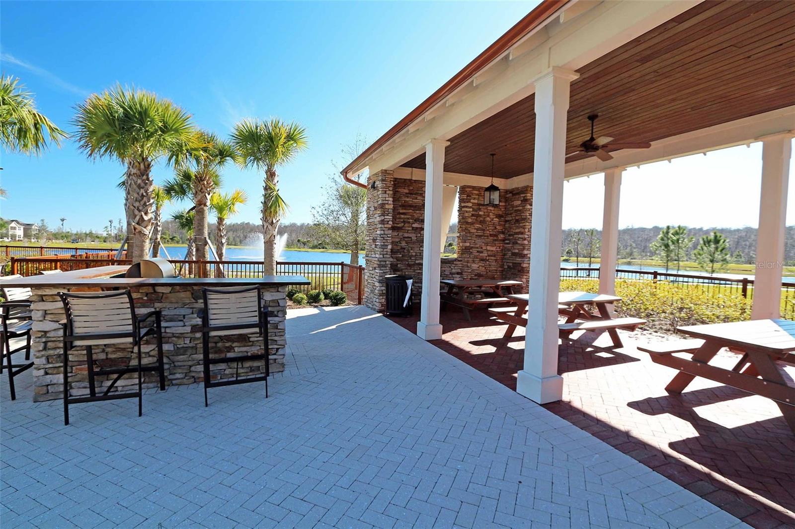 Listing photo id 53 for 8816 Andreas Avenue