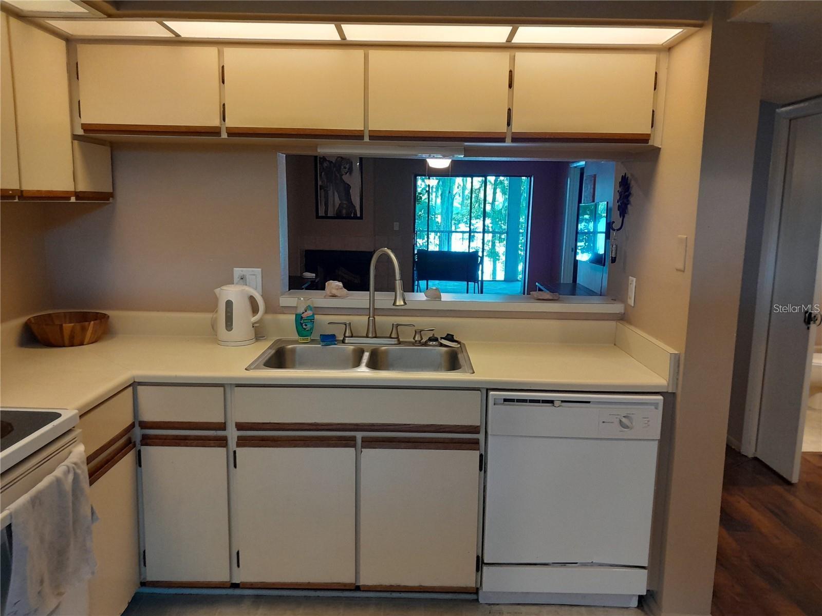 Image 14 of 22 For 25210 Northlake Drive 210