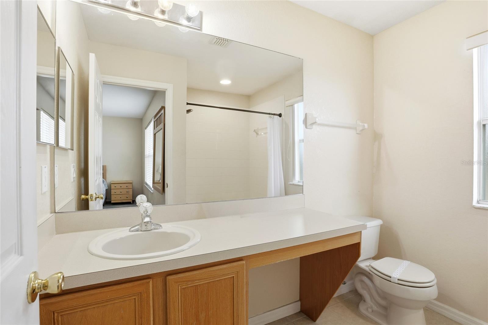 Image 20 of 47 For 234 Capri Drive