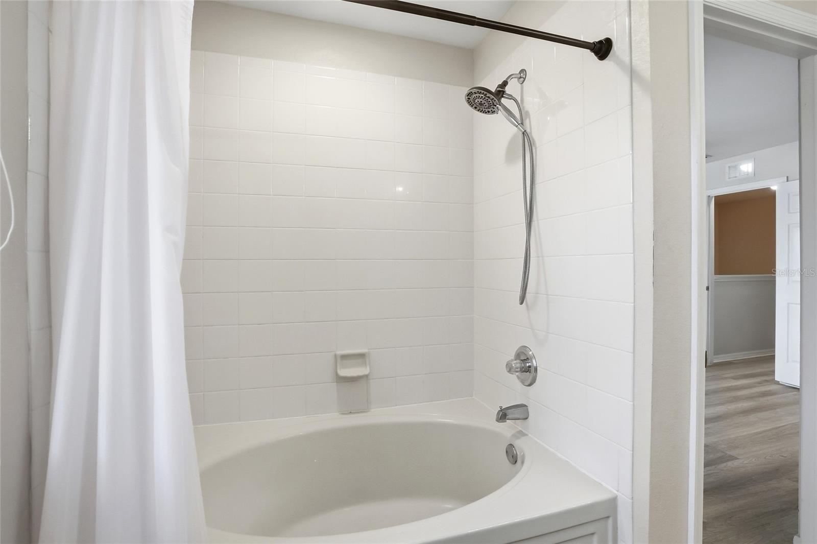 Image 21 of 47 For 234 Capri Drive