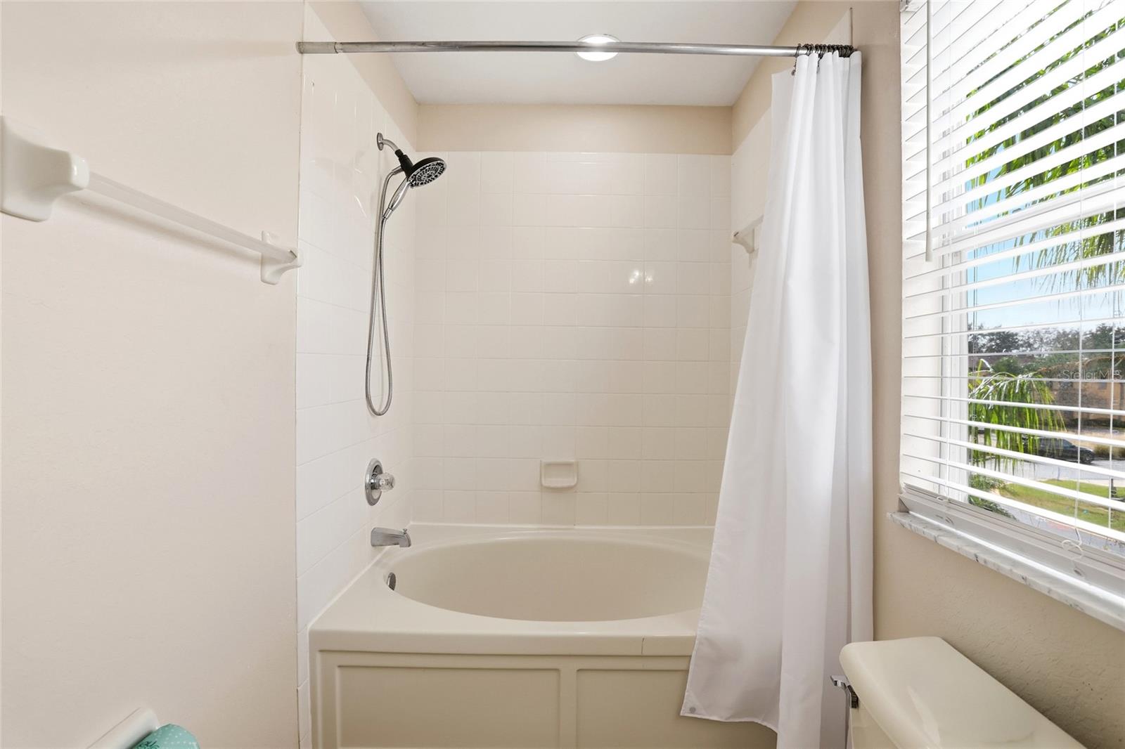 Image 27 of 47 For 234 Capri Drive