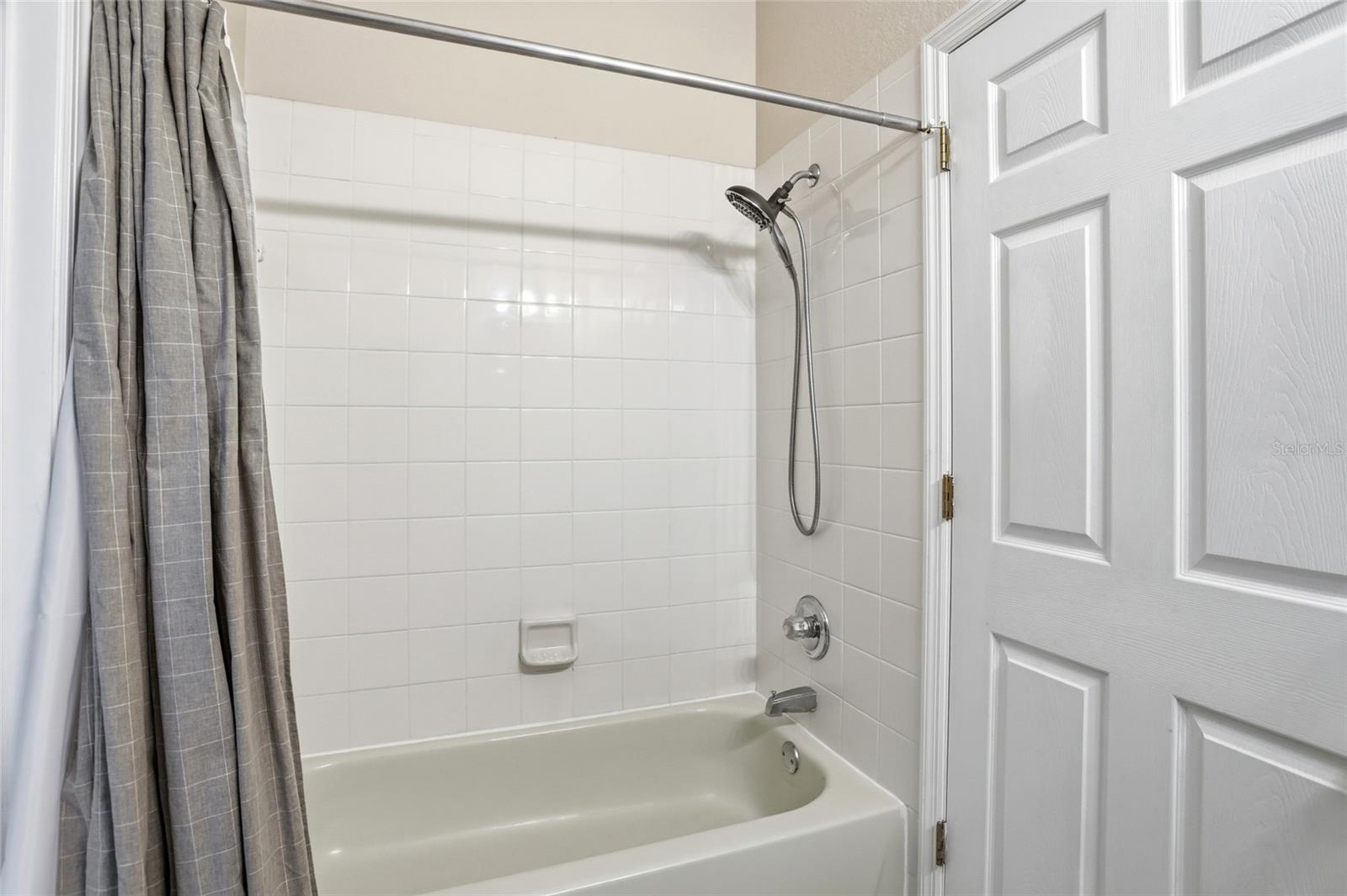 Image 6 of 47 For 234 Capri Drive