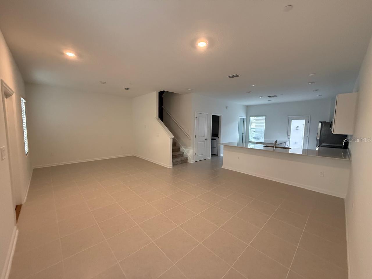 Image 24 of 36 For 2340 Rider Rain Lane