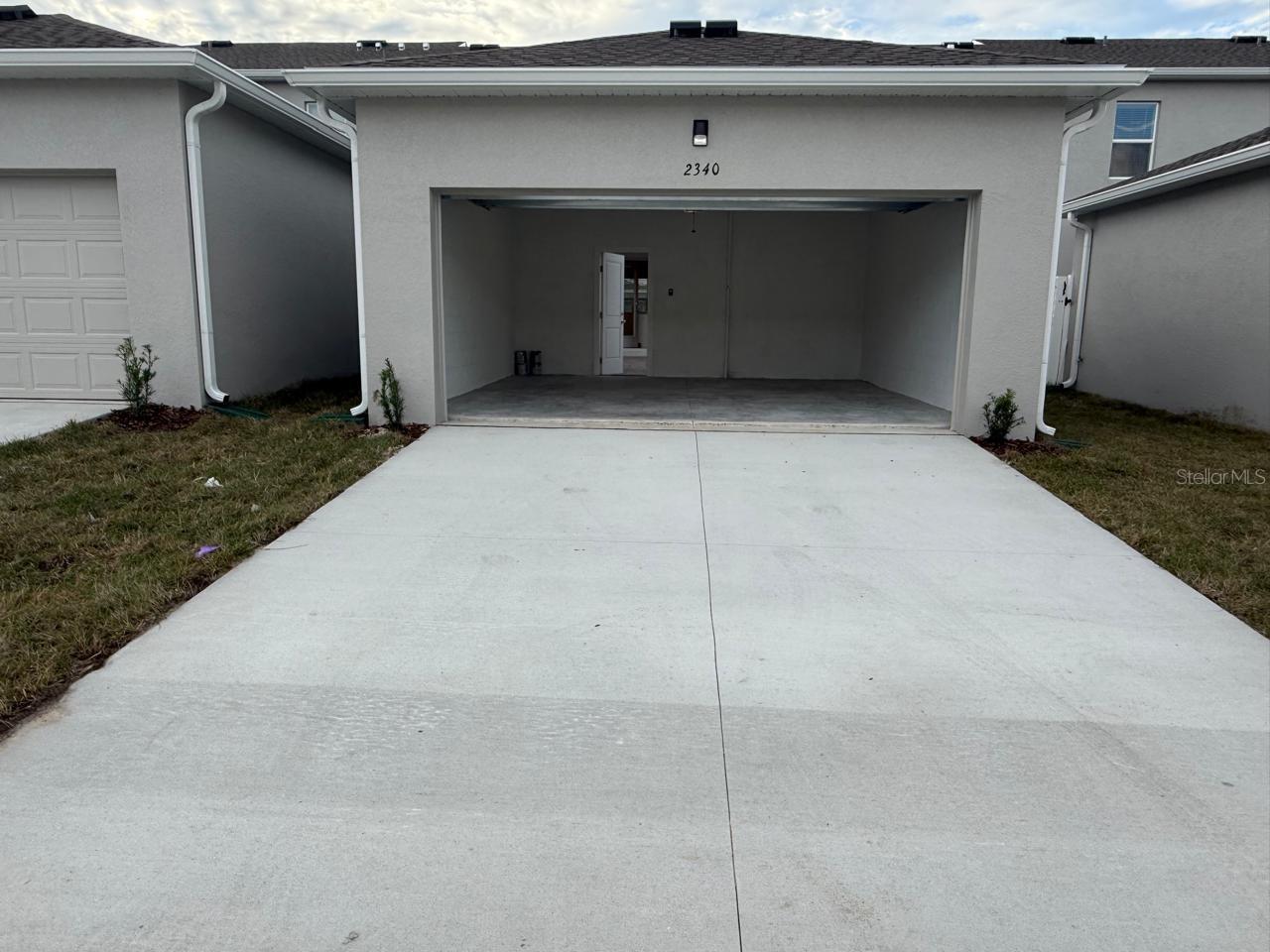 Image 28 of 36 For 2340 Rider Rain Lane