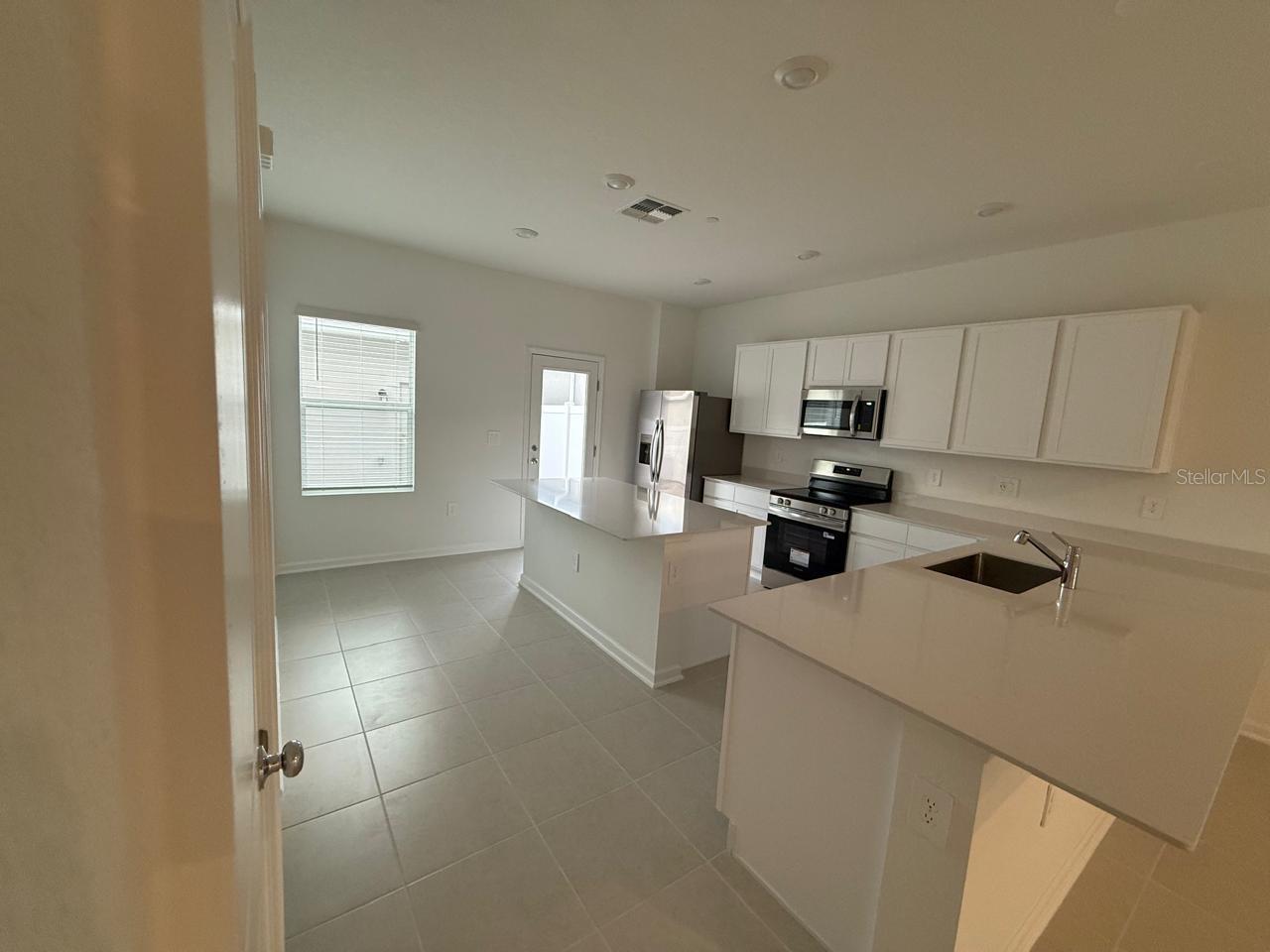 Image 6 of 36 For 2340 Rider Rain Lane