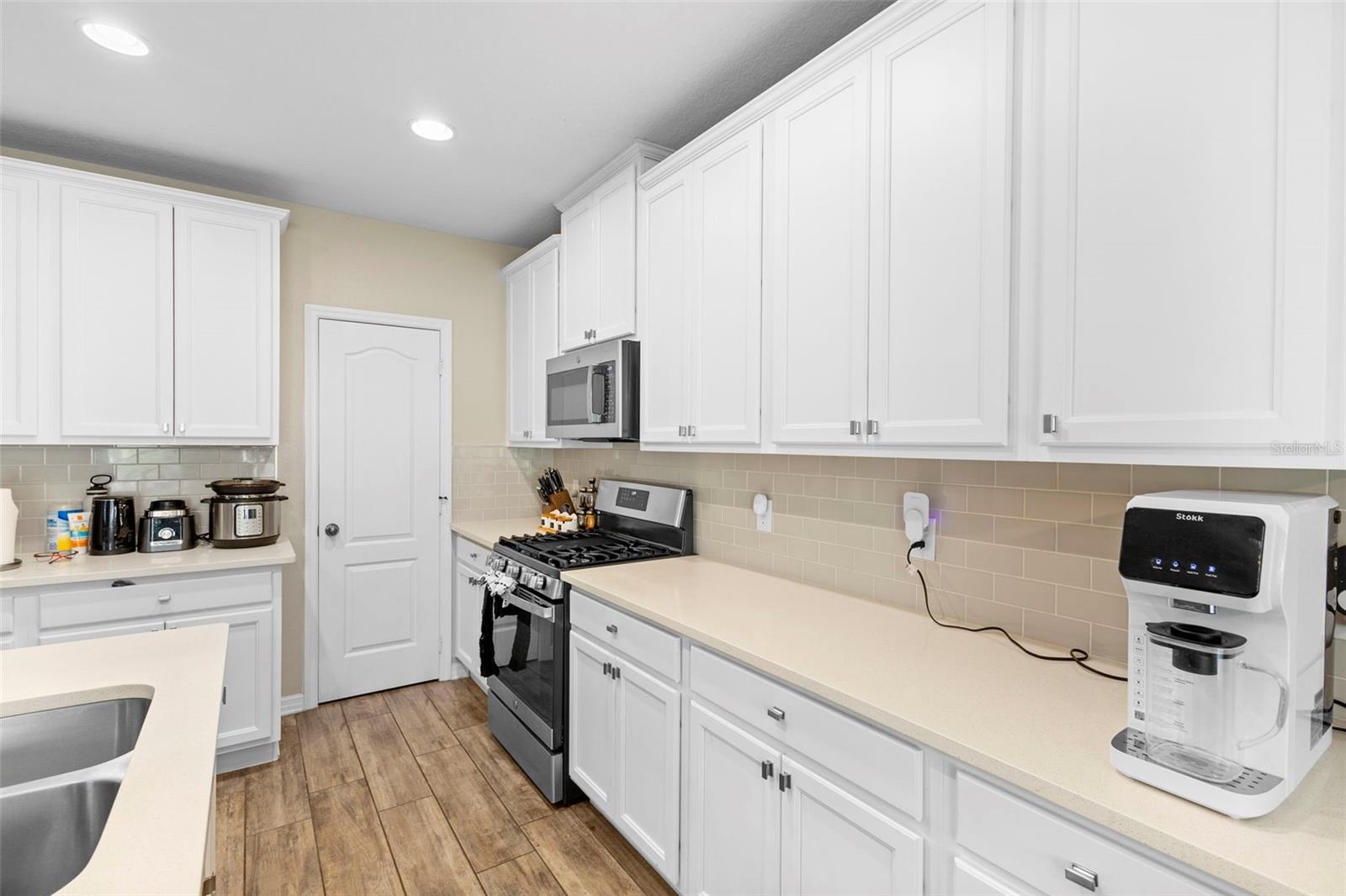 Image 6 of 51 For 3937 Ceremony Cove