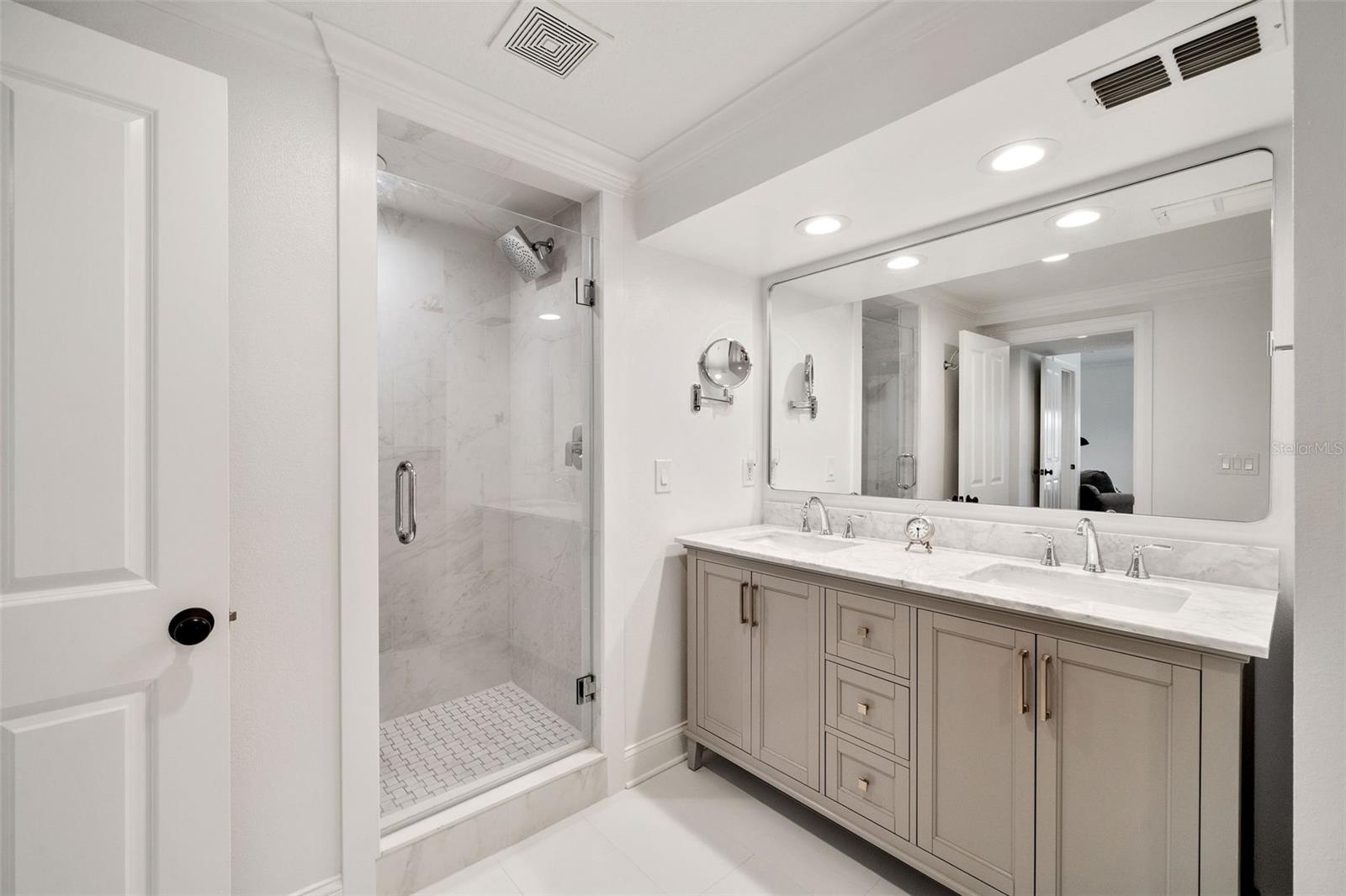 Image 16 of 36 For 1231 Norwood Place