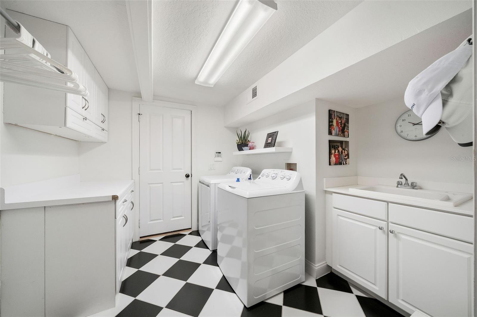 Image 28 of 36 For 1231 Norwood Place