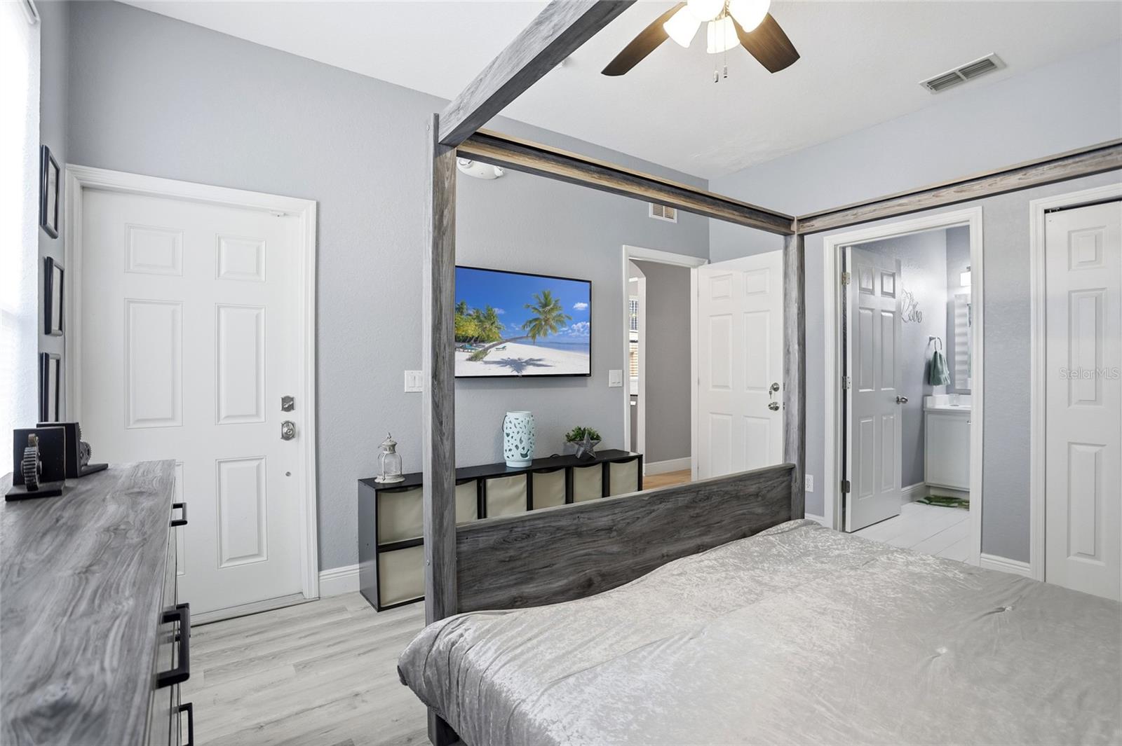 Image 7 of 49 For 4103 Calabria Avenue