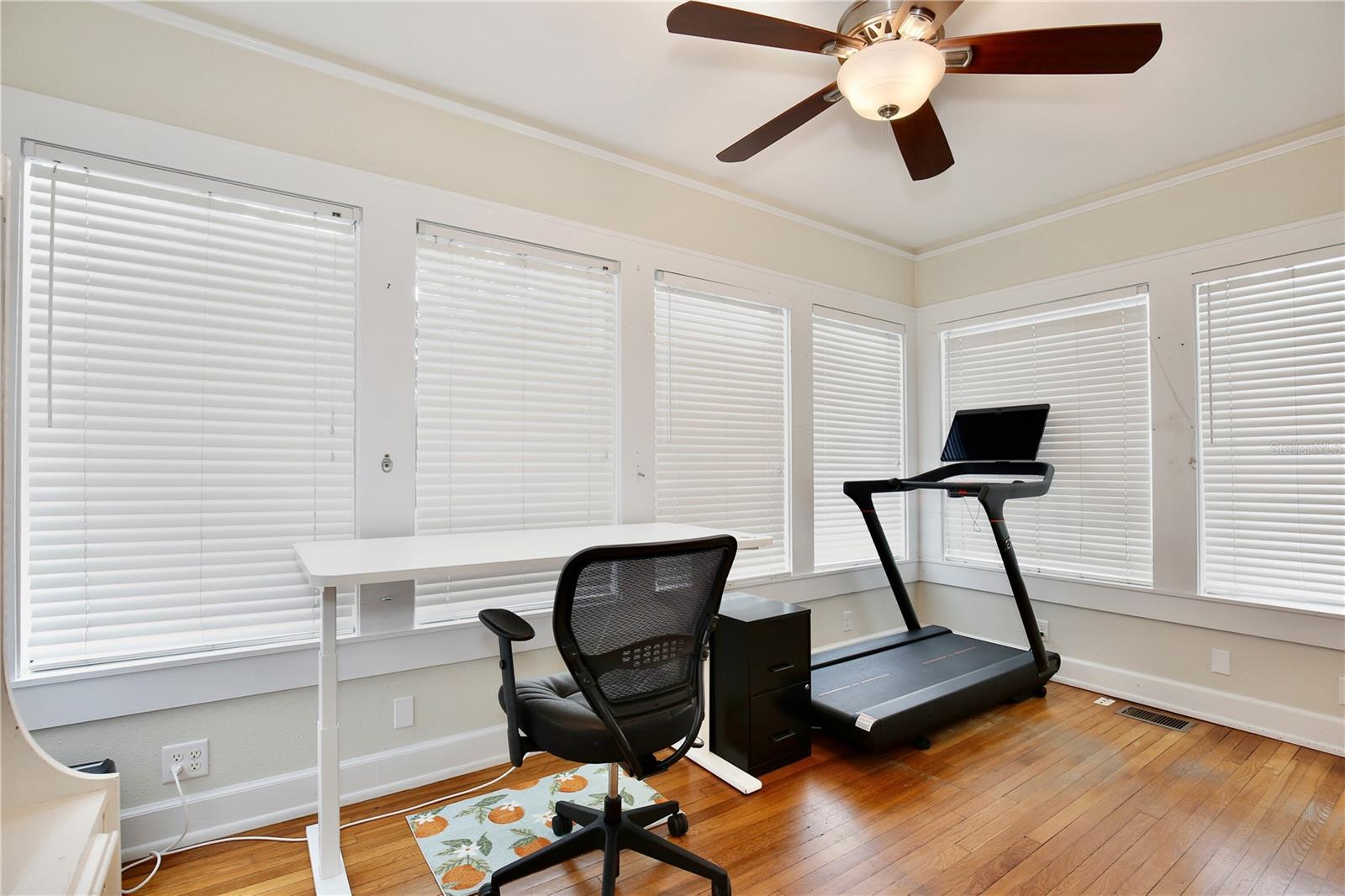 Image 21 of 61 For 918 Palmetto Avenue