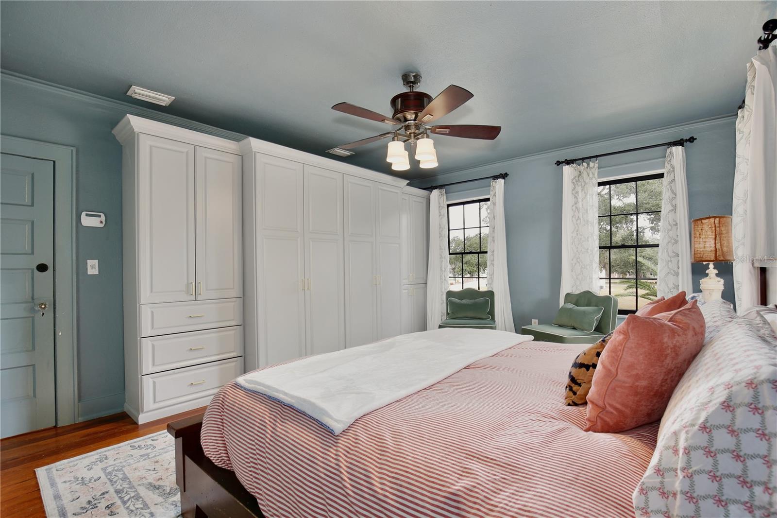 Image 30 of 61 For 918 Palmetto Avenue