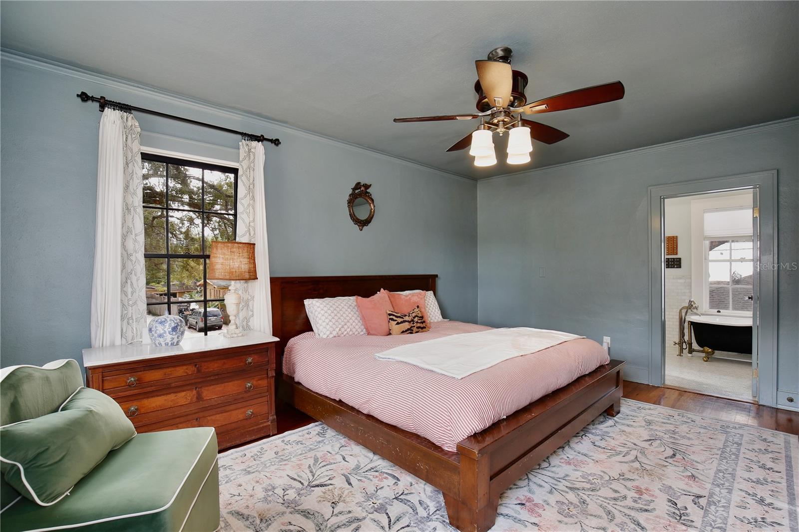 Image 32 of 61 For 918 Palmetto Avenue