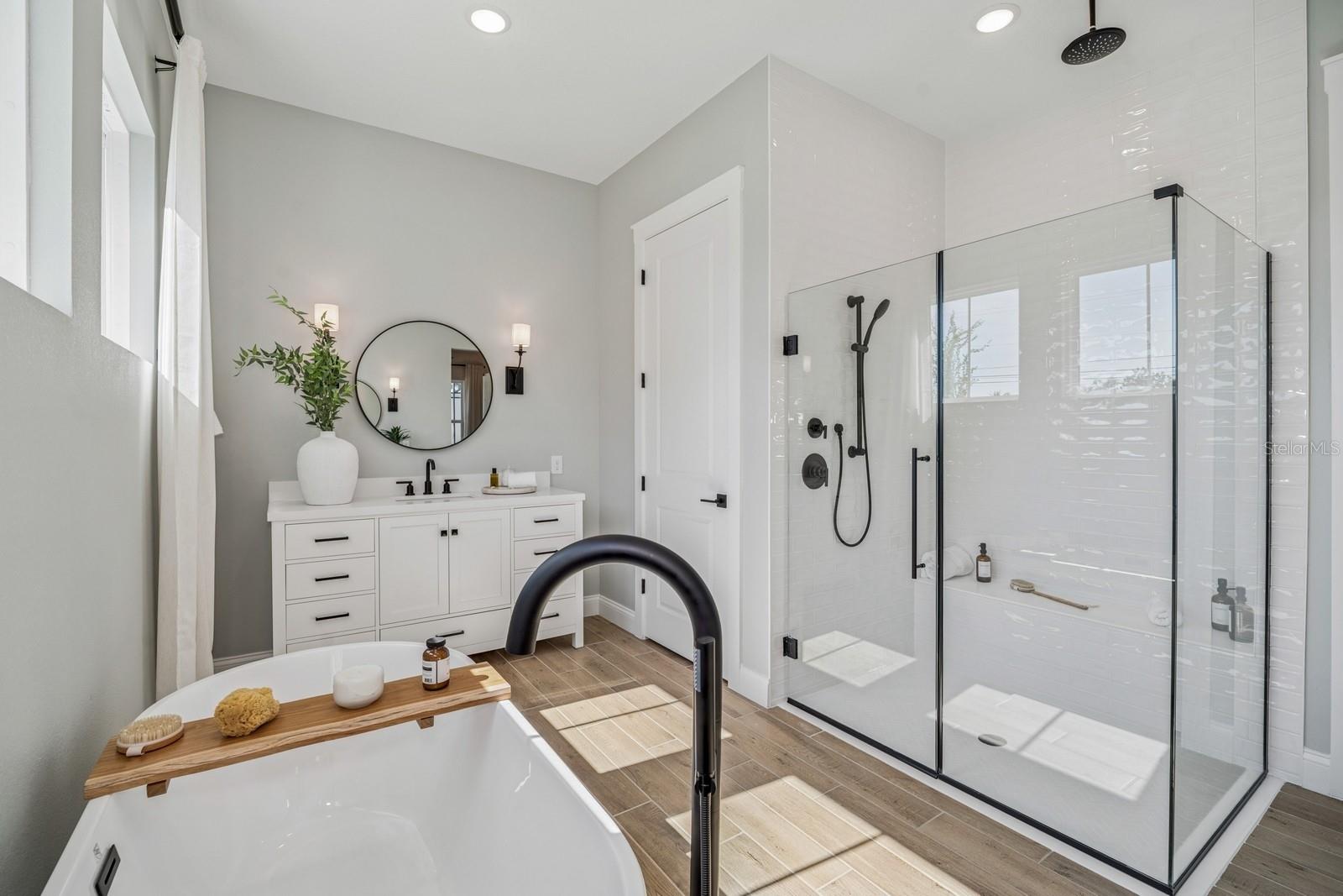 Image 19 of 25 For 1446 Violet Oak Court 8