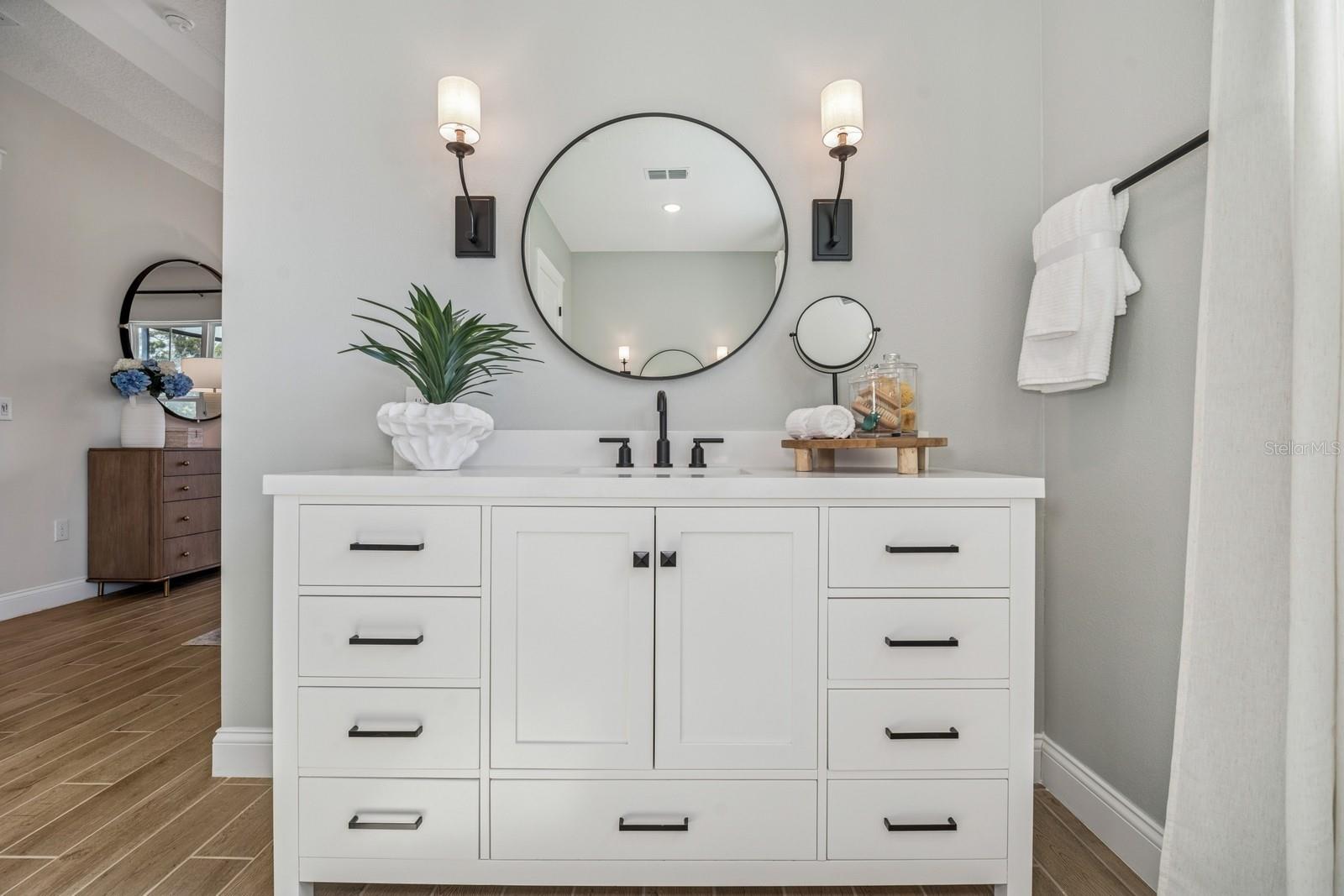 Image 20 of 25 For 1446 Violet Oak Court 8