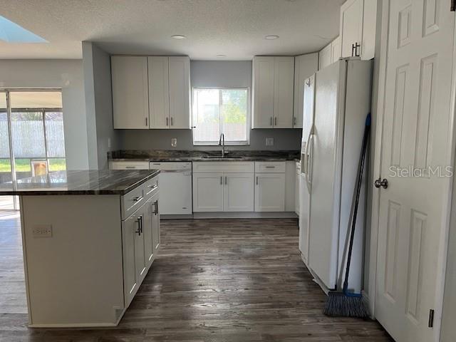 Image 4 of 33 For 325 Redwing Way