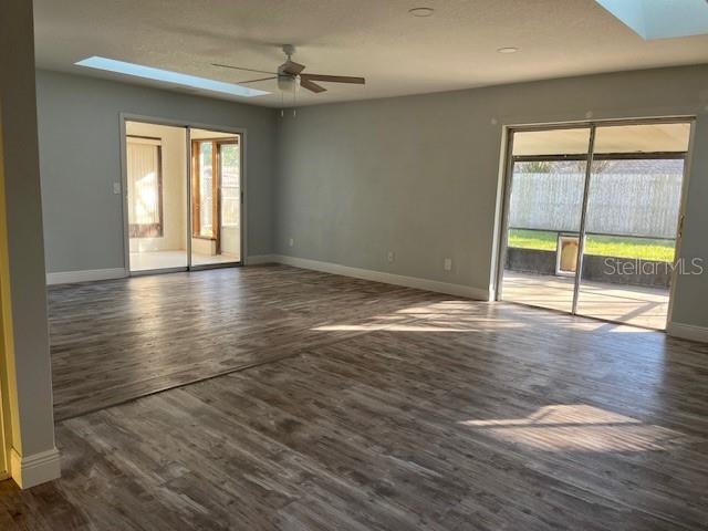 Image 7 of 33 For 325 Redwing Way